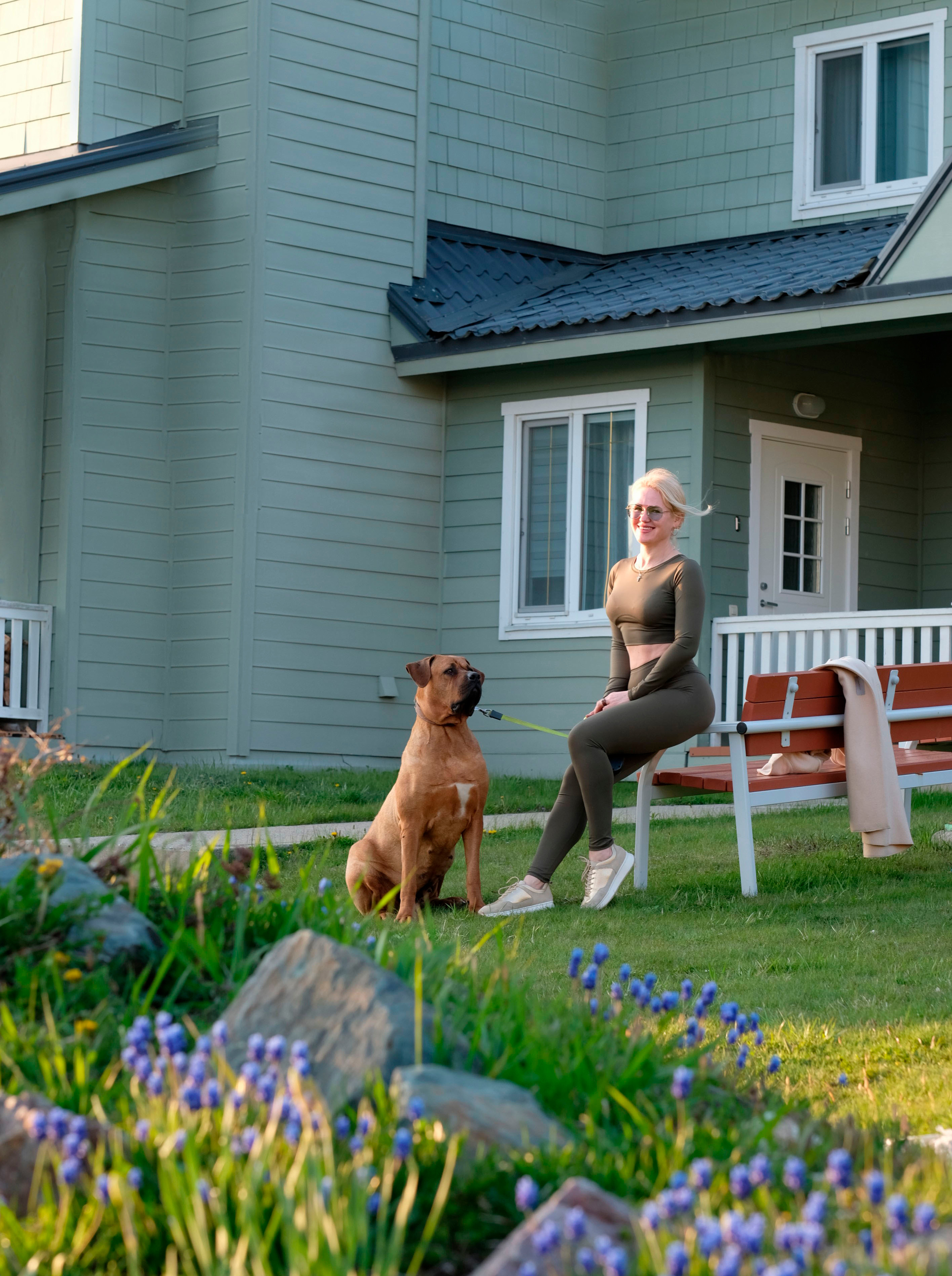 Прогулка Оксаны с собакой. Студийный, портретный, семейный фотограф Южно-Сахалинска Яна Радаева