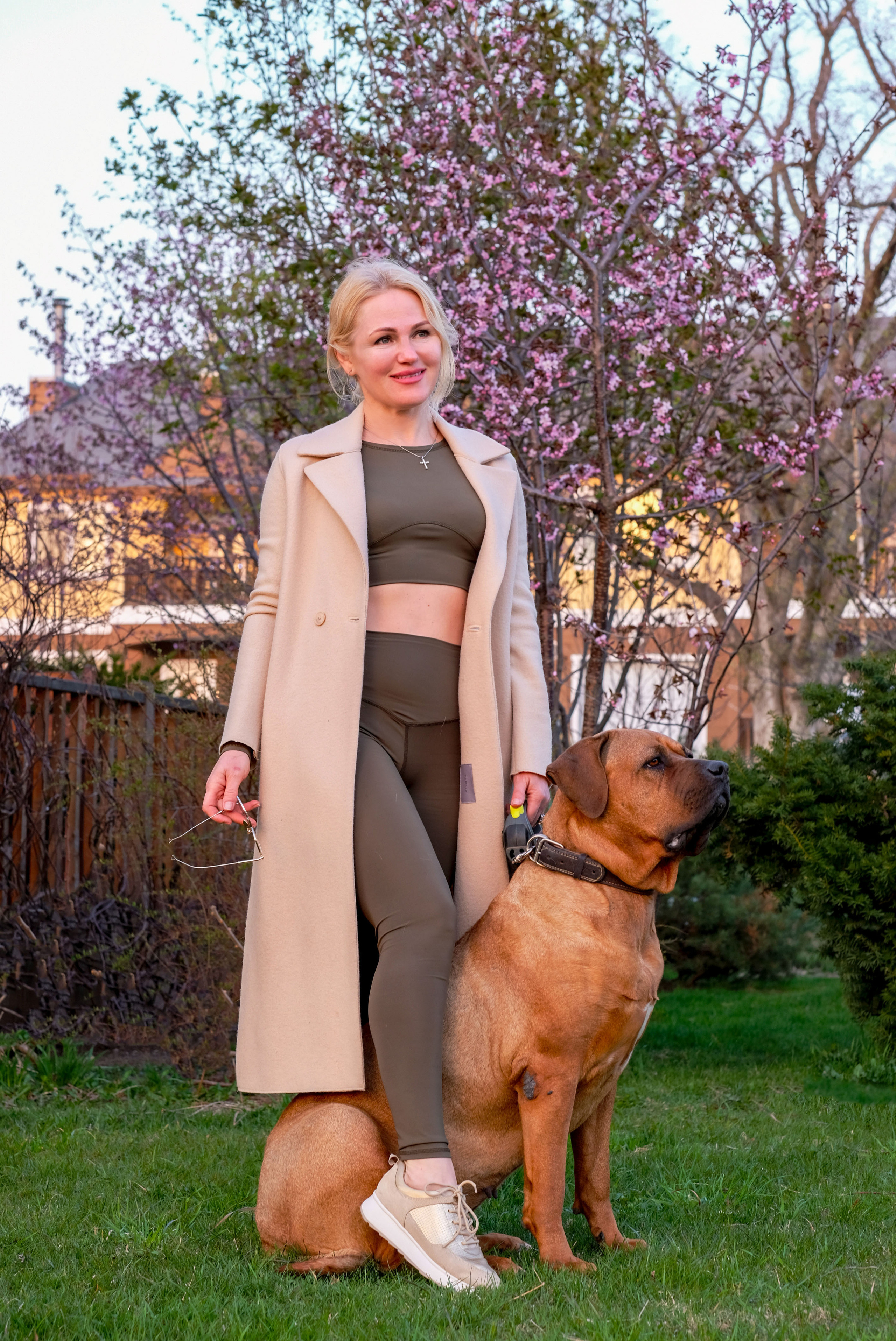 Прогулка Оксаны с собакой. Студийный, портретный, семейный фотограф Южно-Сахалинска Яна Радаева