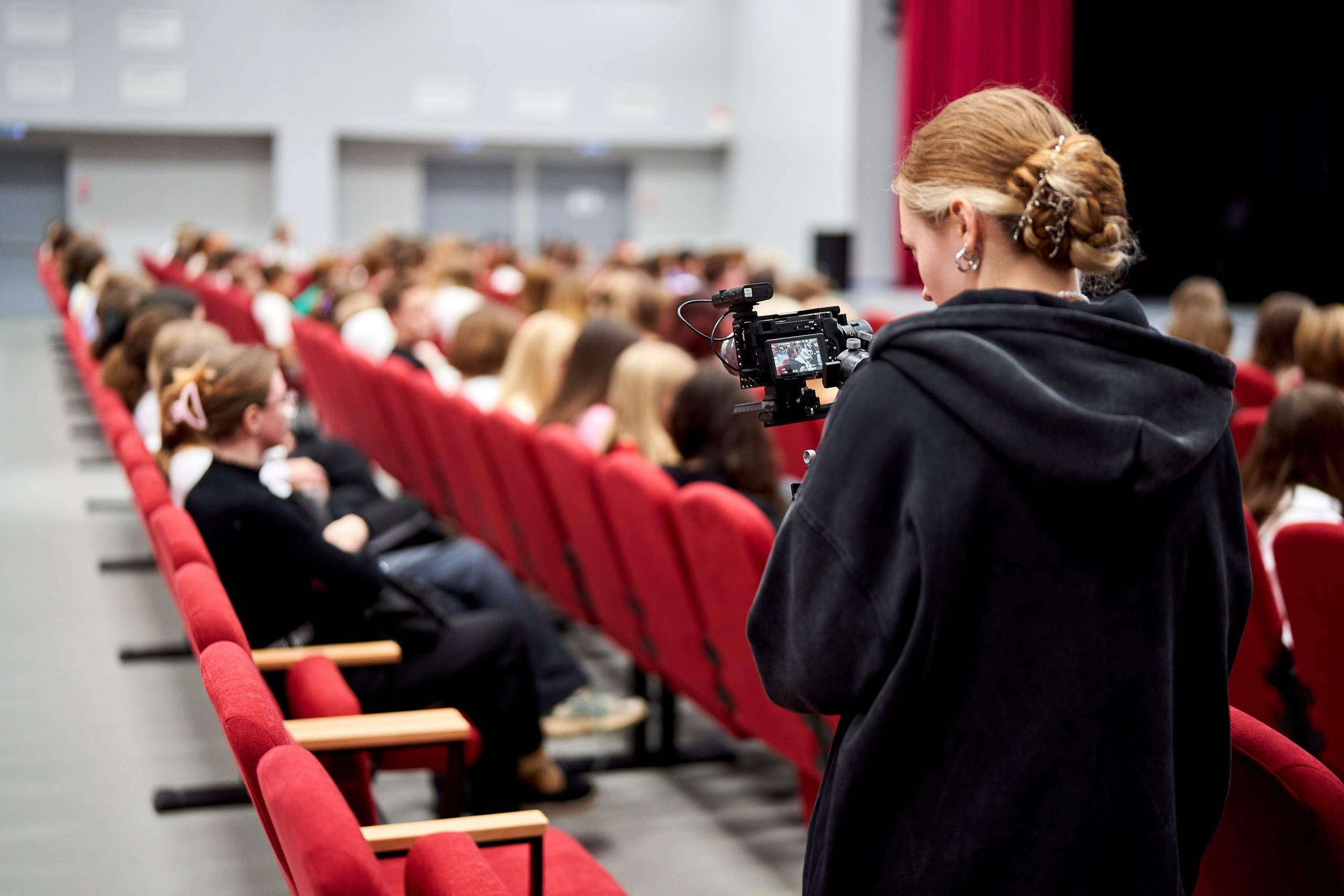 Городская экспедиция «Взрослый взгляд на Нижний» (Эн+ & Точка Урбан). Репортажный фотограф Вилянов Евгений. Нижний Новгород