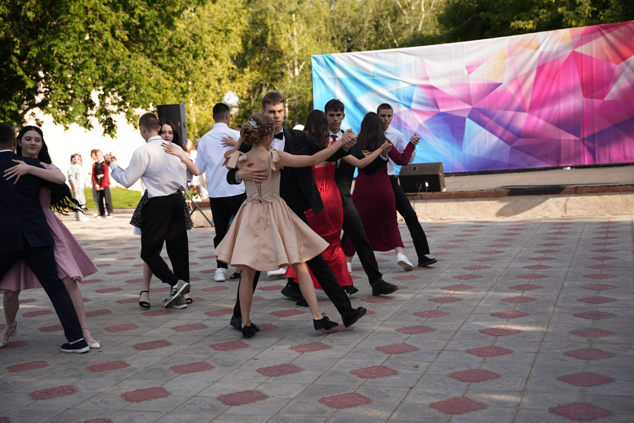 Выпускной в парке. Ольга Плаксина фотограф в Саратове