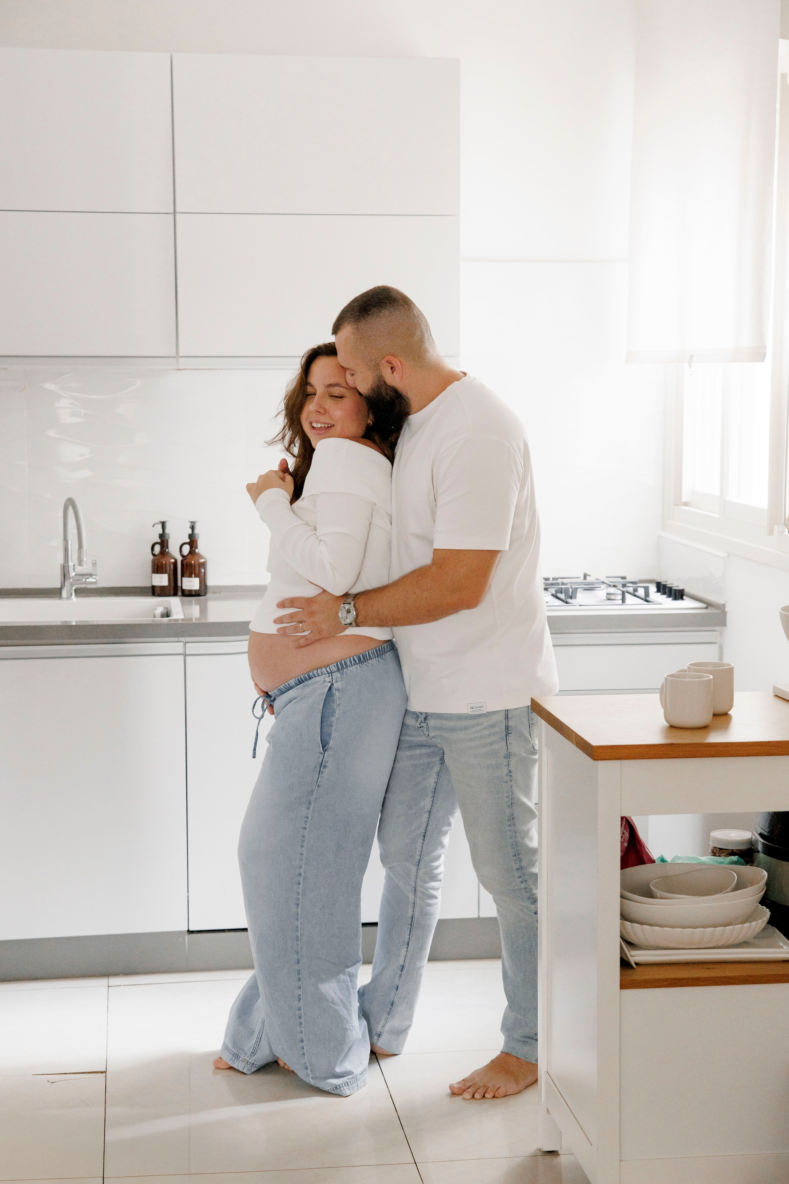 Pregnancy & Family photoshoot at home. Wedding and family photographer