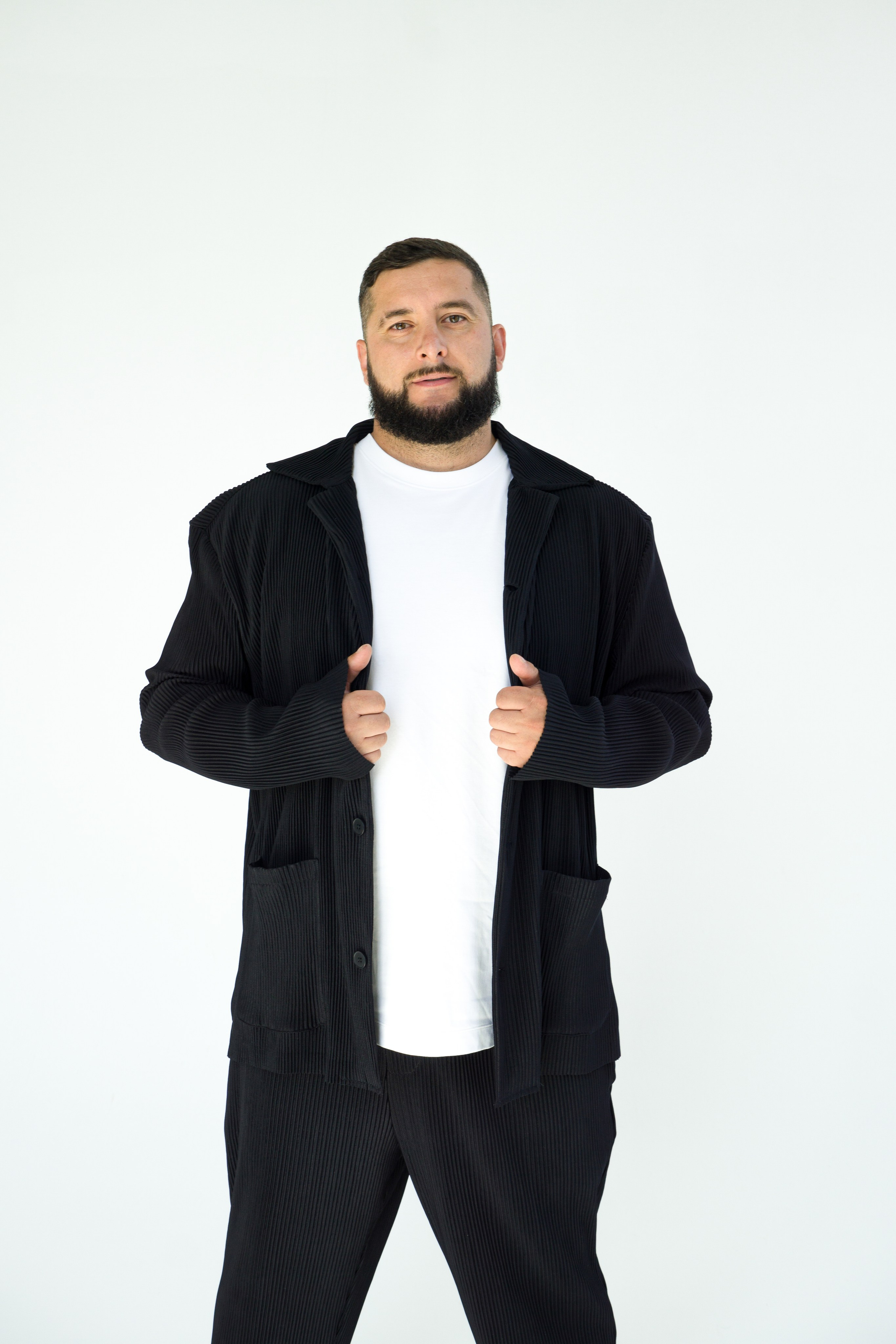 М и В. Фотограф