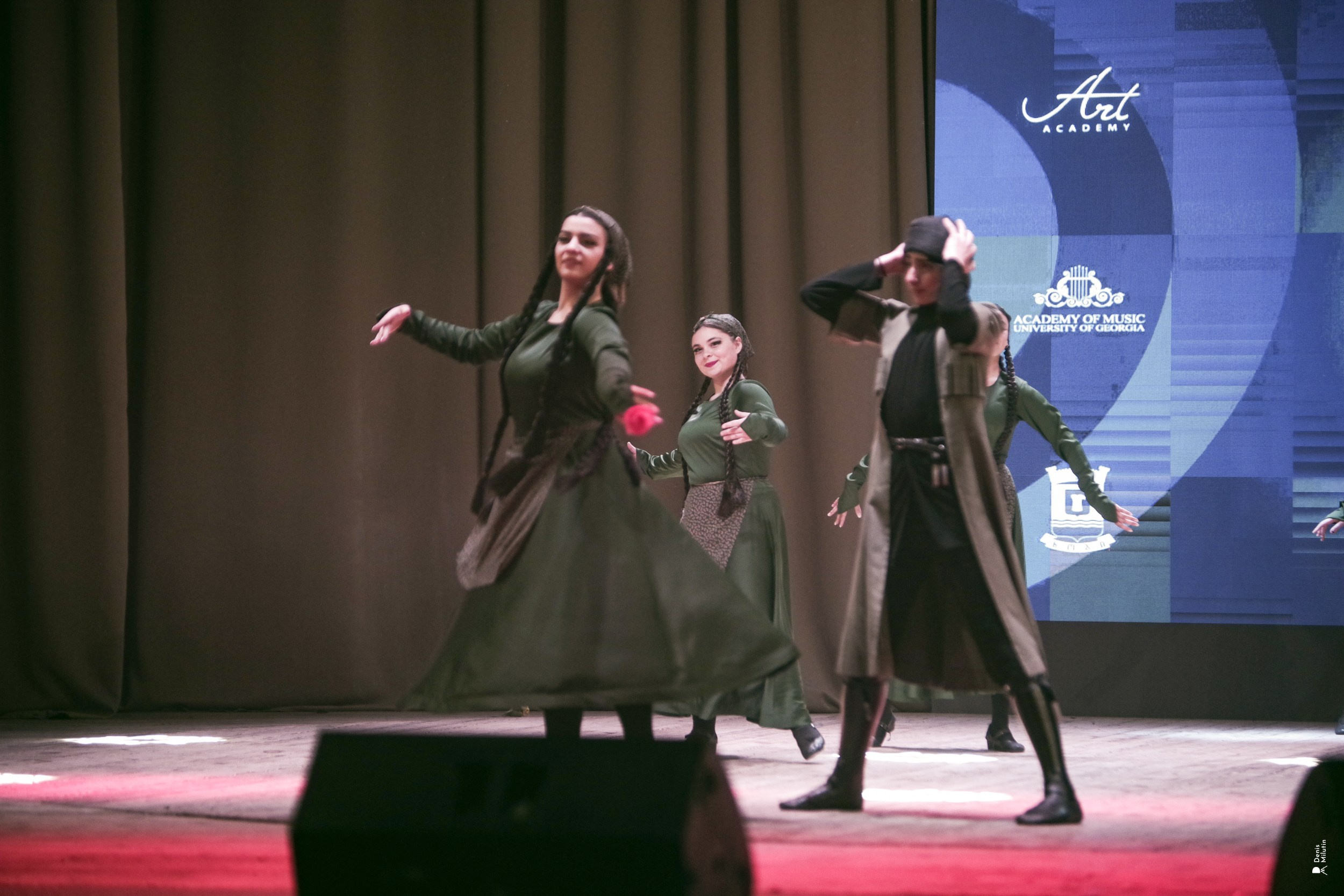 Танцы в Хоби. Портретный фотограф Денис Милютин