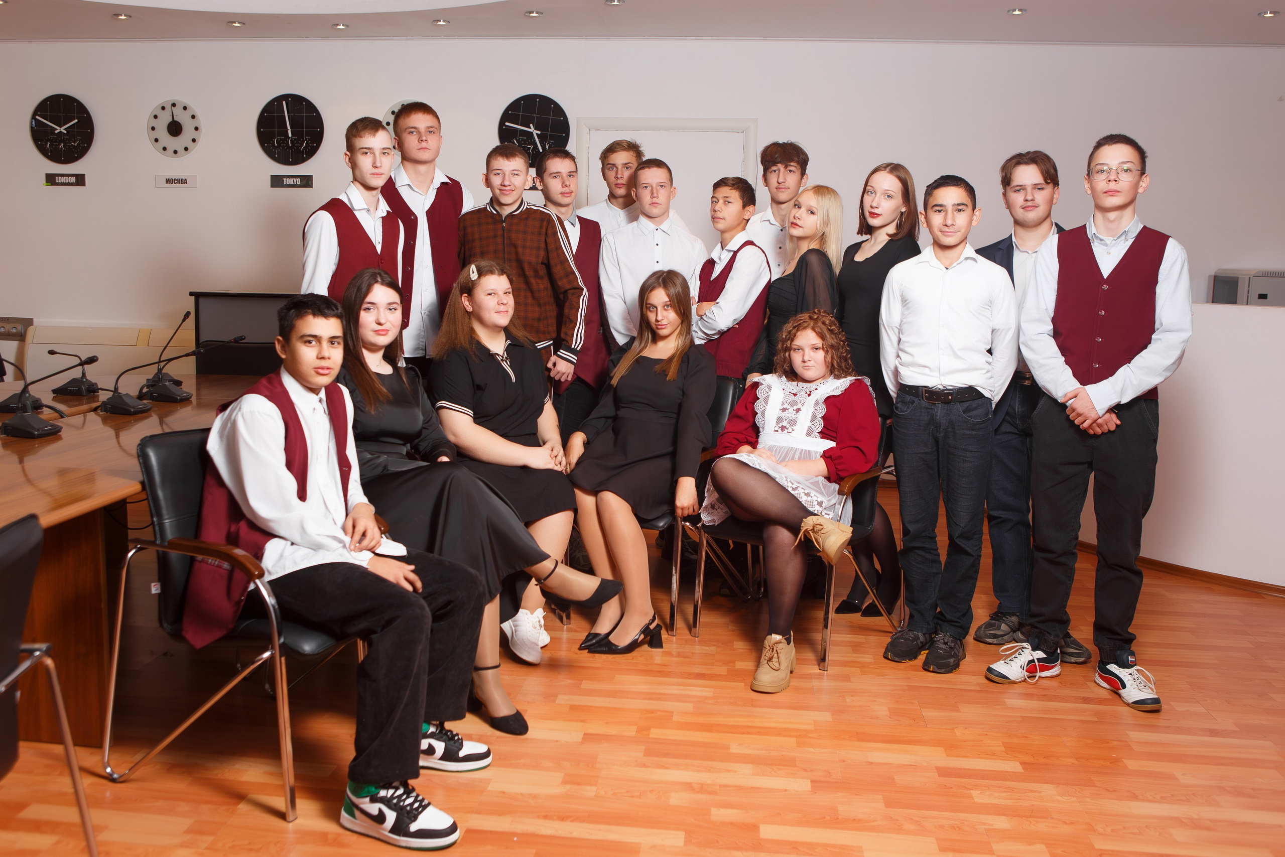 ФОТОСЕССИЯ ДЛЯ 9 КЛАССА «ГИМНАЗИЯ». ТВОЙ АЛЬБОМ / ТВОИ ПРАВИЛА