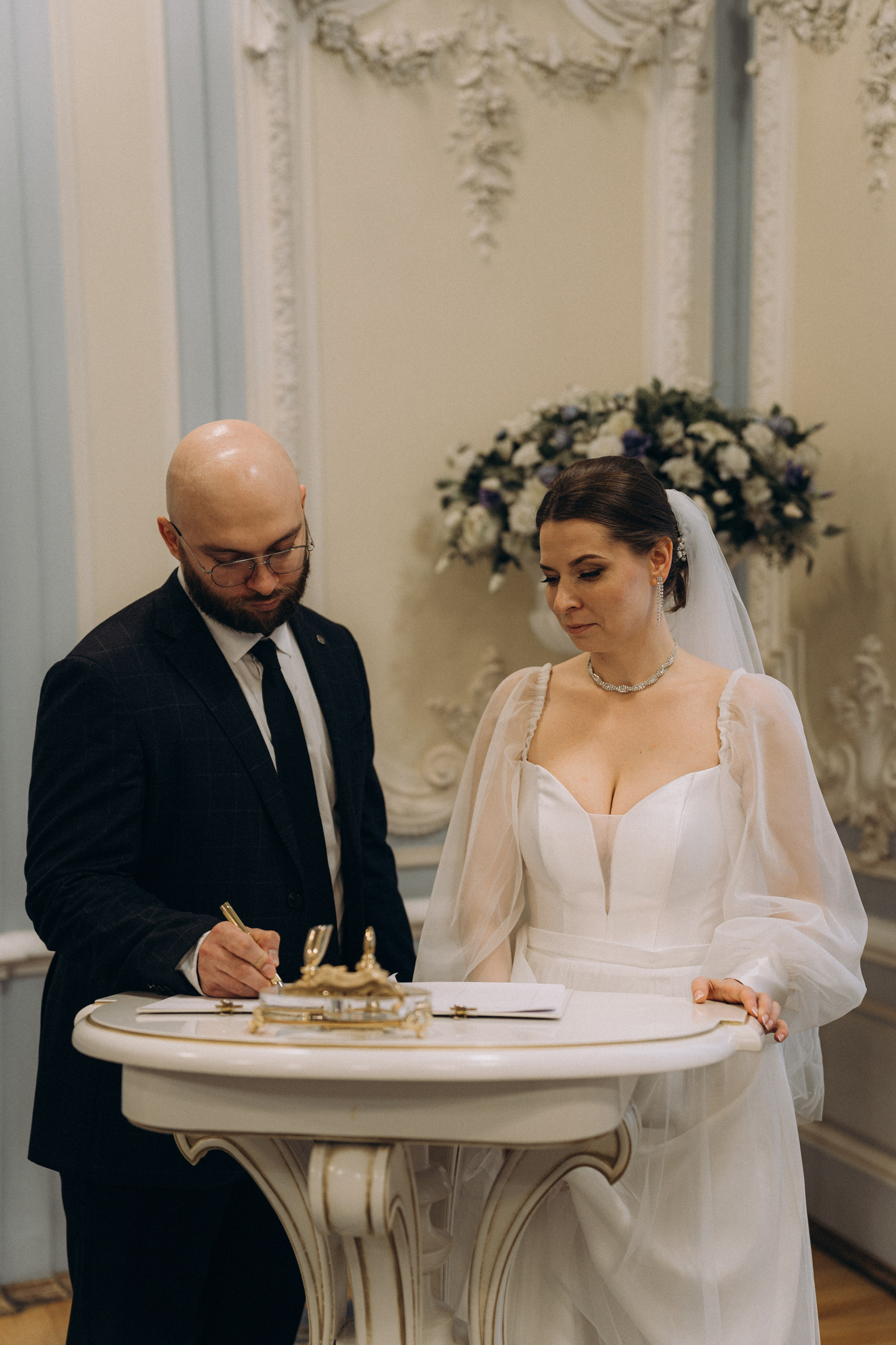 СВАДЕБНАЯ СЬЕМКА ВО ВТОРОМ ДВОРЦЕ (ДЕКАБРЬ) ТАКЖЕ СЬЕМКА В СТУДИИ НА ЧЕРНЫШЕВСКОЙ. Профессиональный фотограф, Санкт-Петербург — Виктория Богомолова