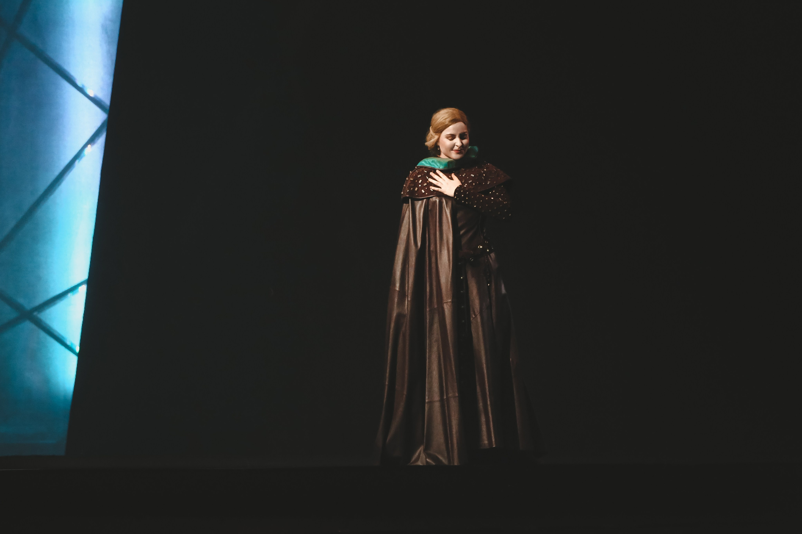 «Трубадур» Верди в Новой опере. Дарья Письменюк / Darya Leitstern — фотограф, музыкант, журналист, путешественник