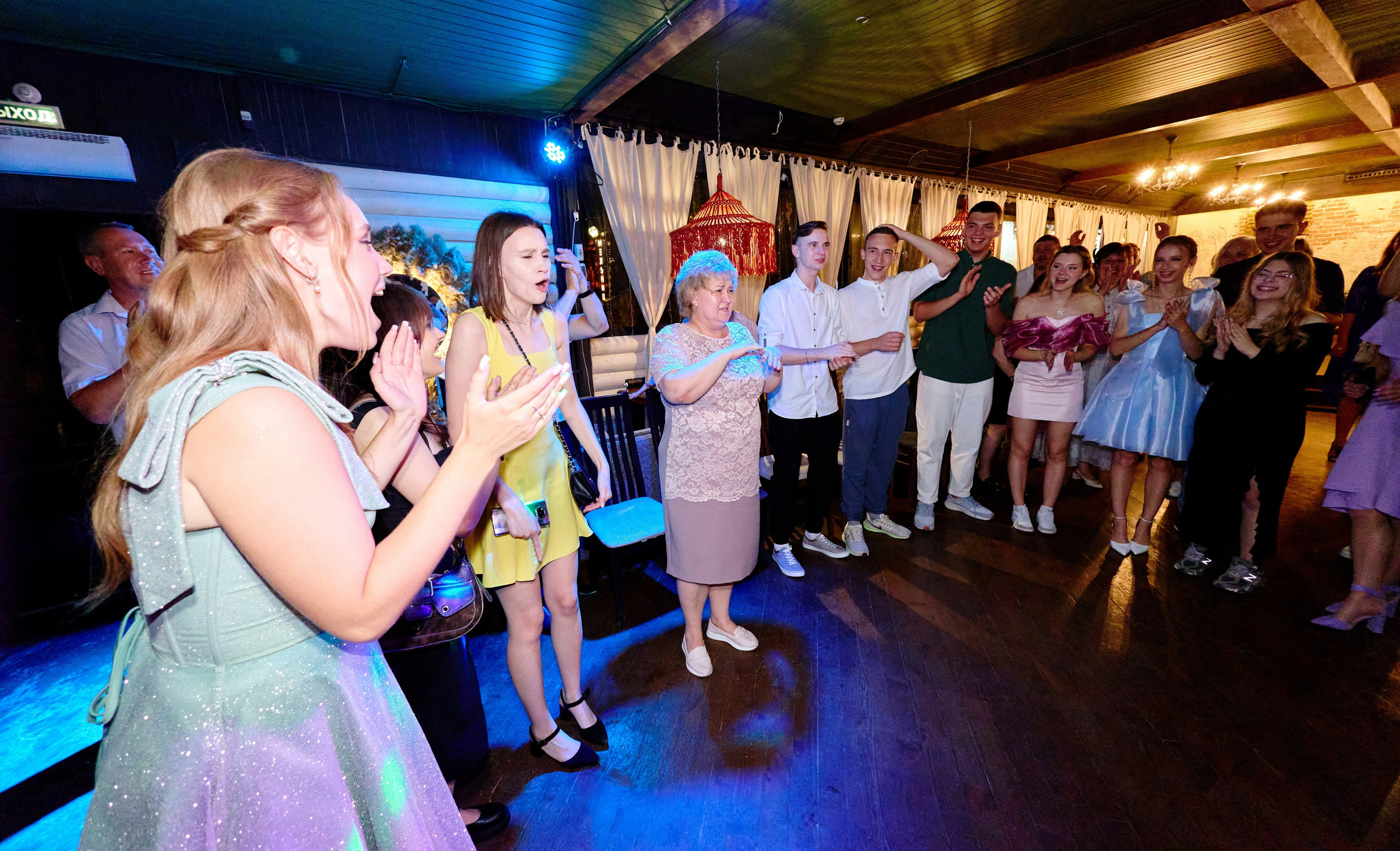 Выпускной 35 Сош. Фотограф Выпускные альбомы Таганрог Сергей Коробченко