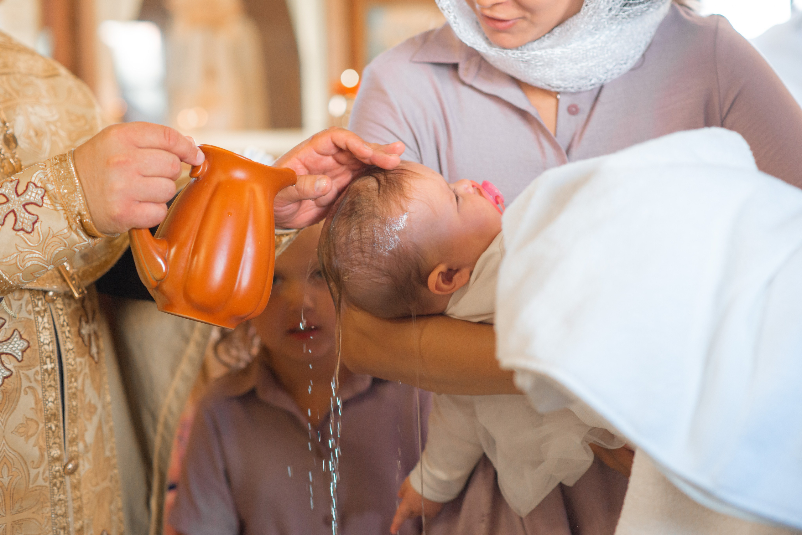 Крещение сестрички хр. Николая Японского. Семейный фотограф на выписку из роддома и крещение Минск Настя Гришук