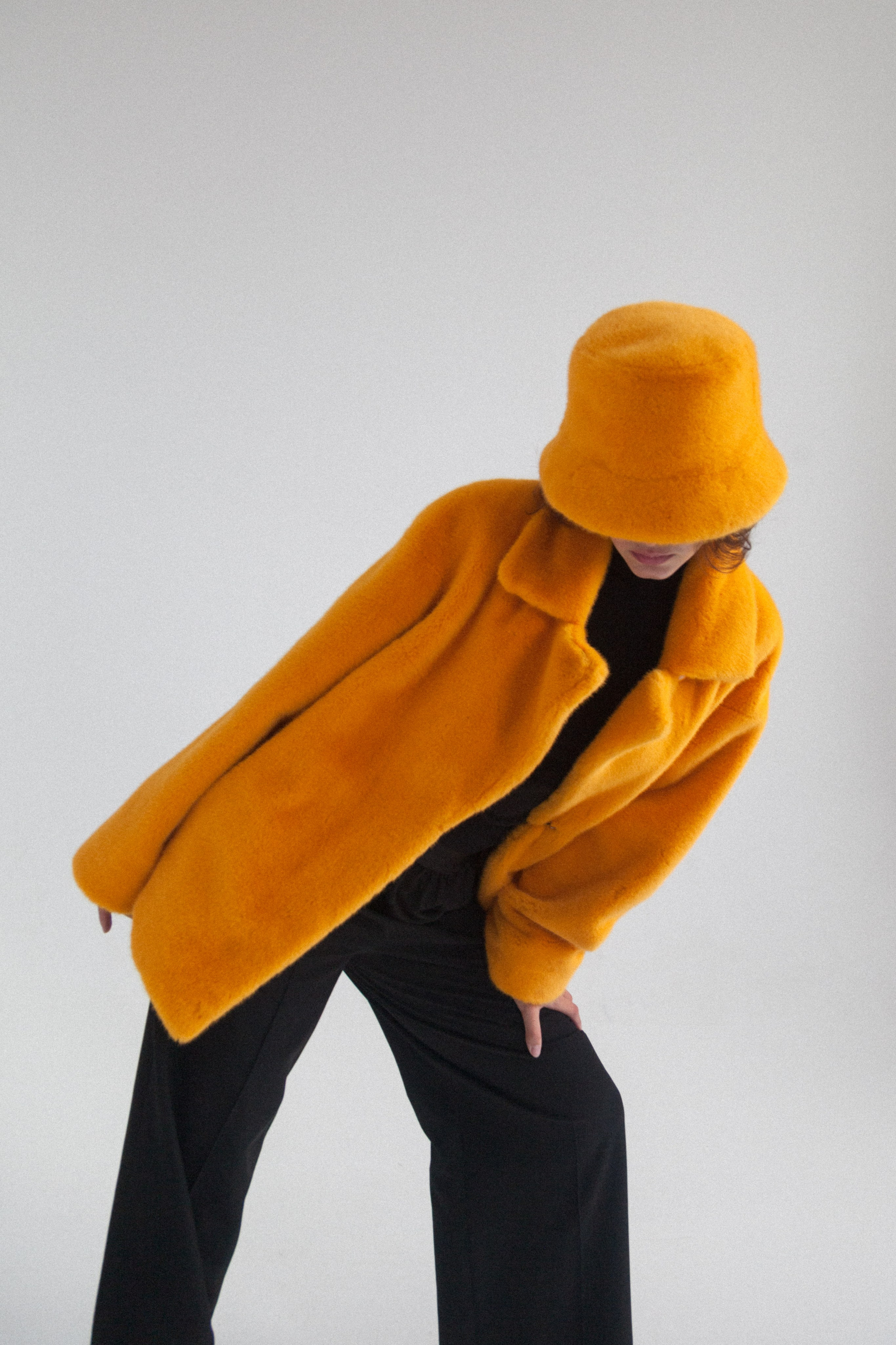 Фотосъемка одежды в Барнауле. Фотограф для бизнеса, маркетплейсов, контента и соцсетей в Барнауле Савинкова Виктория