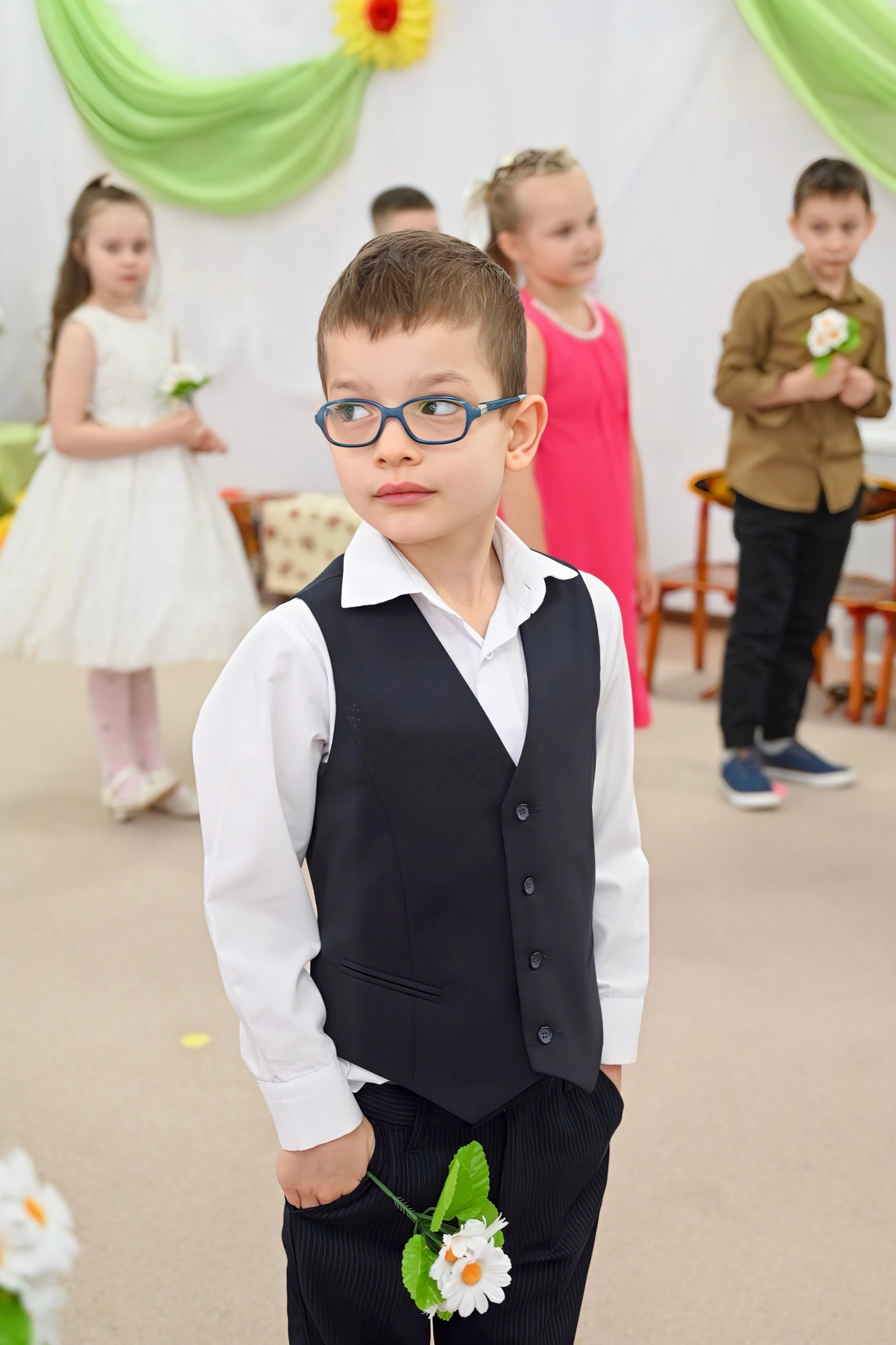 Праздник в группе Цветик семицветик. Семейный и детский фотограф Москва