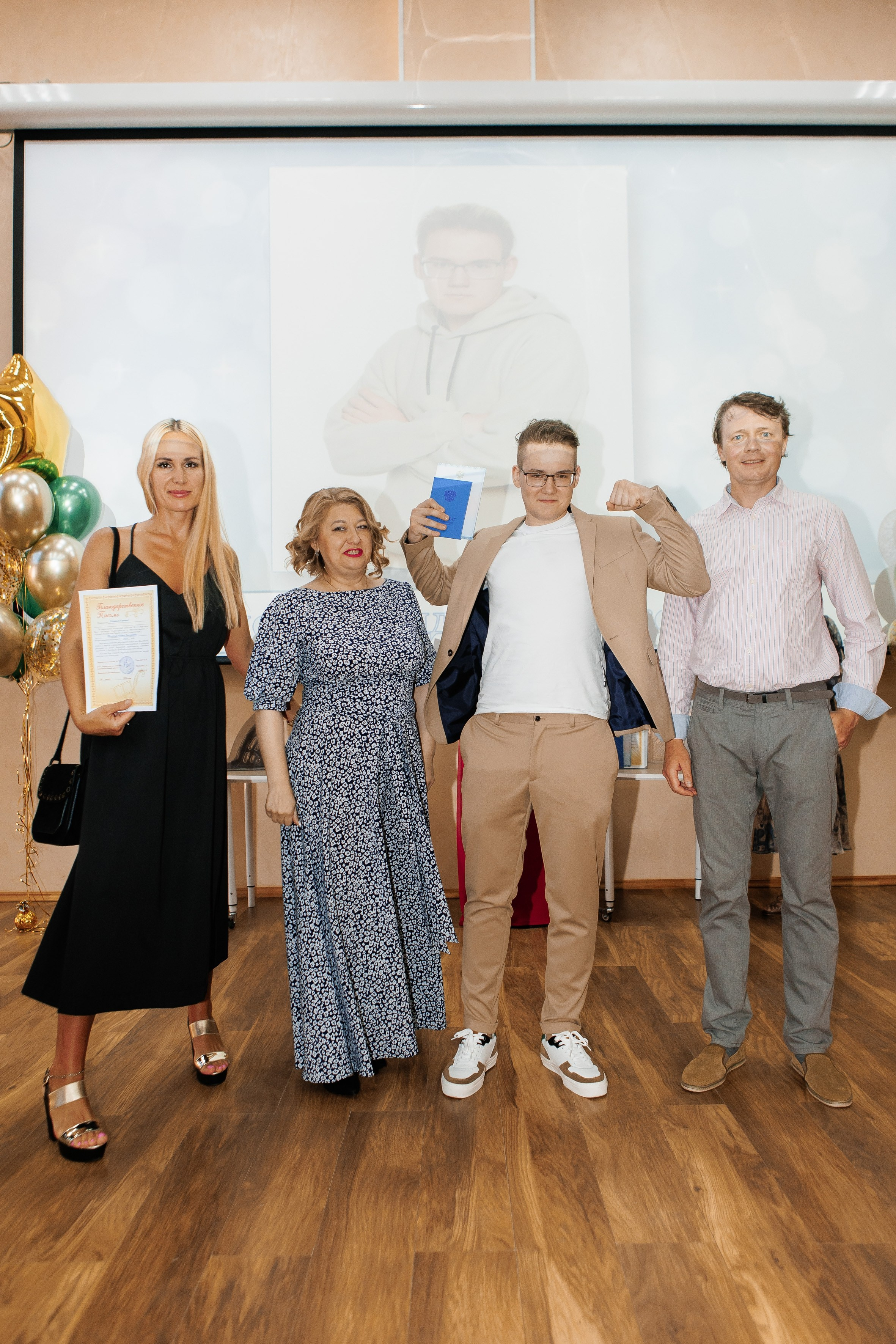 Выпускной Гимназия 12 2024 г. Свадебный и портретный Фотограф в Липецке Дмитрий Котюков