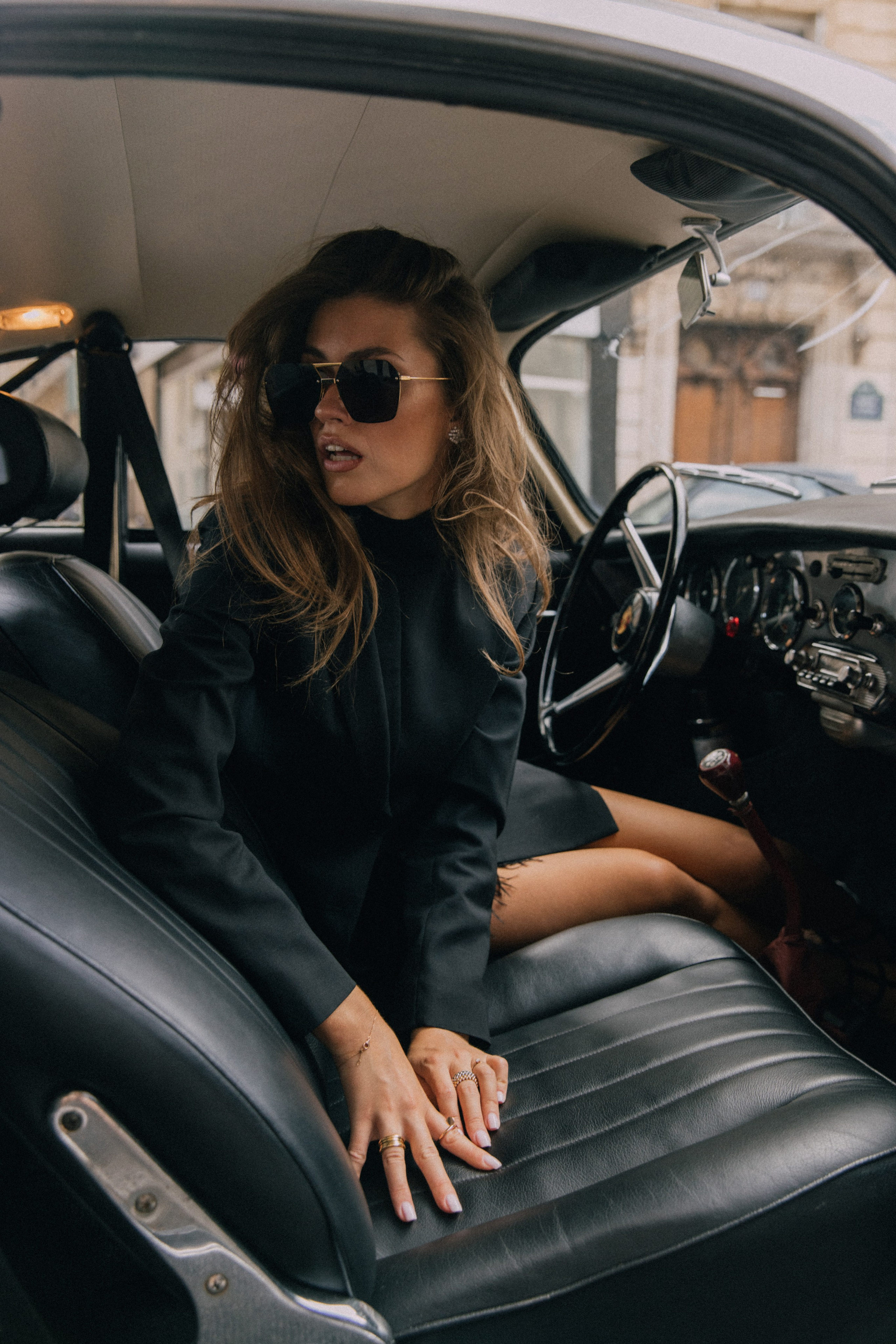 Hit the road. Photographer in Paris