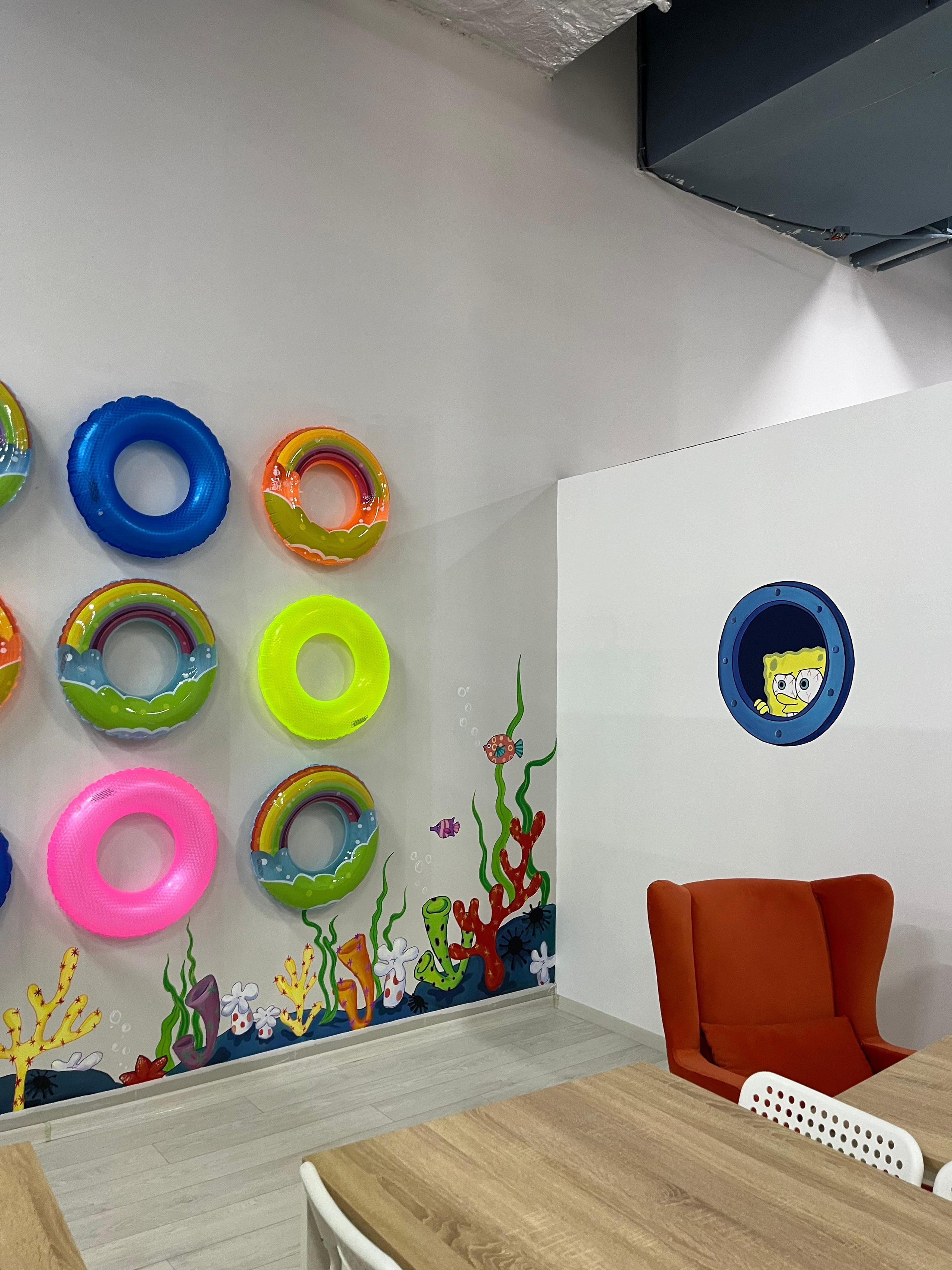 Роспись стены. Художник-преподаватель Диляра Хабибуллина