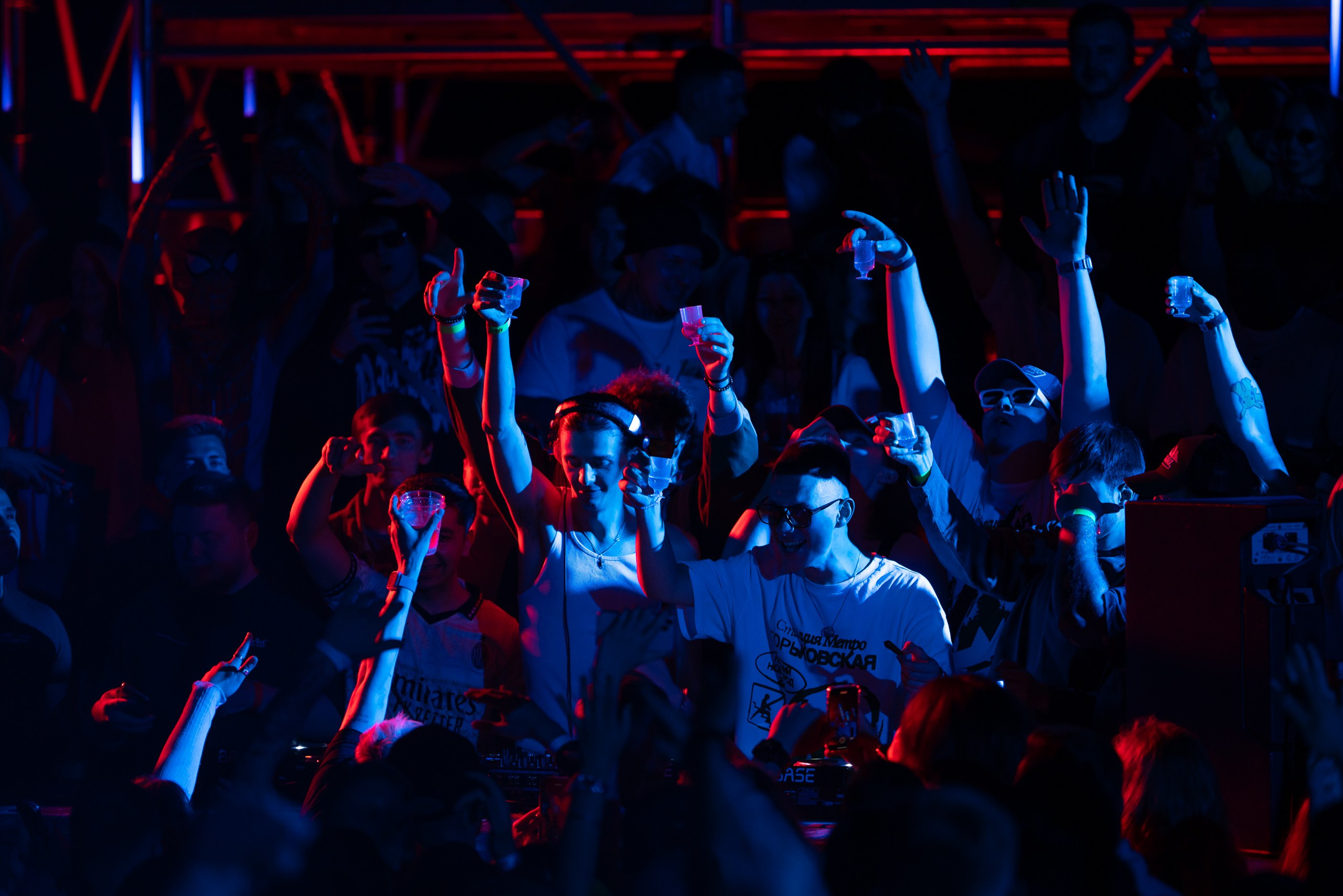 Metro Gorkovskaya Port June 1506. Sunnyman