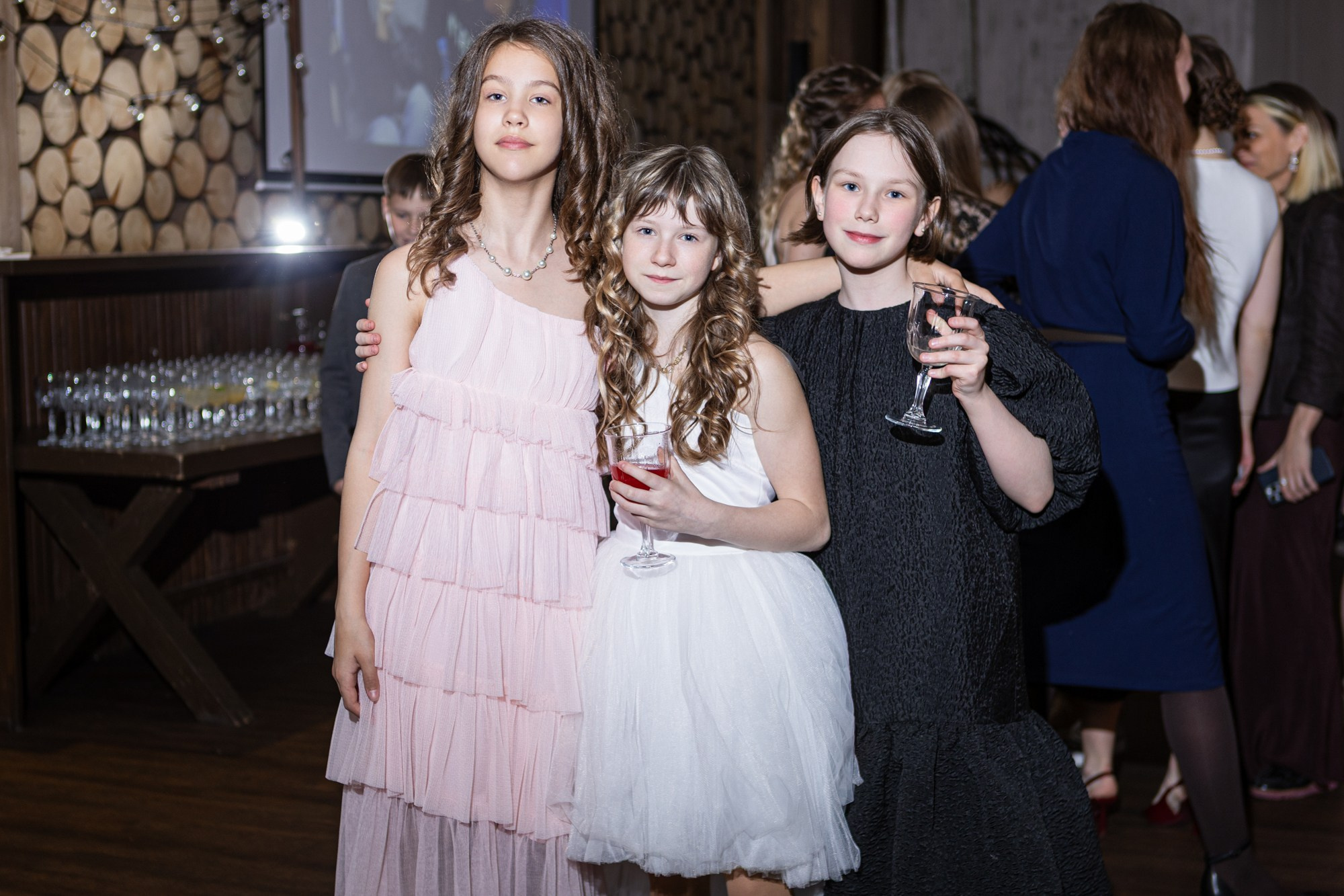 Яркая фотосессия для выпускного 4 класса в ресторане Весенний лофт. Семейный и детский фотограф в СПБ, Пушкин, Колпино, Славянка, Тосно