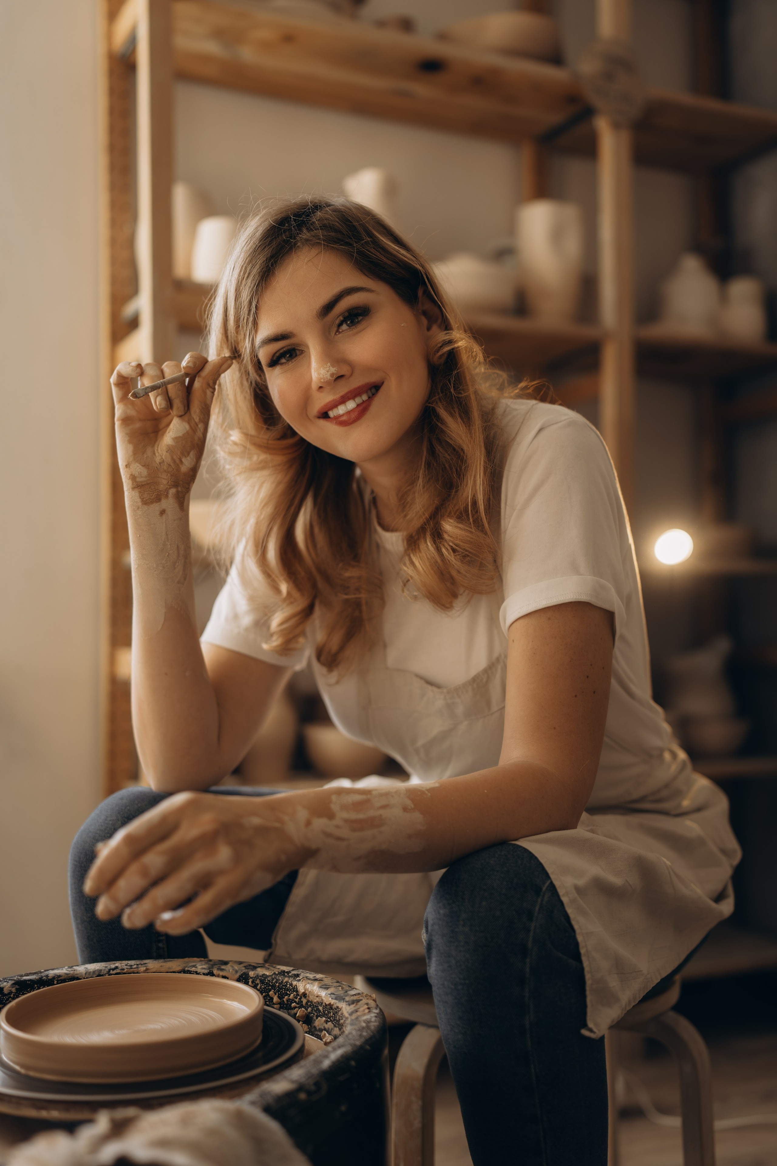 В гончарной мастерской. Семейный фотограф Москва. Фотограф беременности и материнства Москва