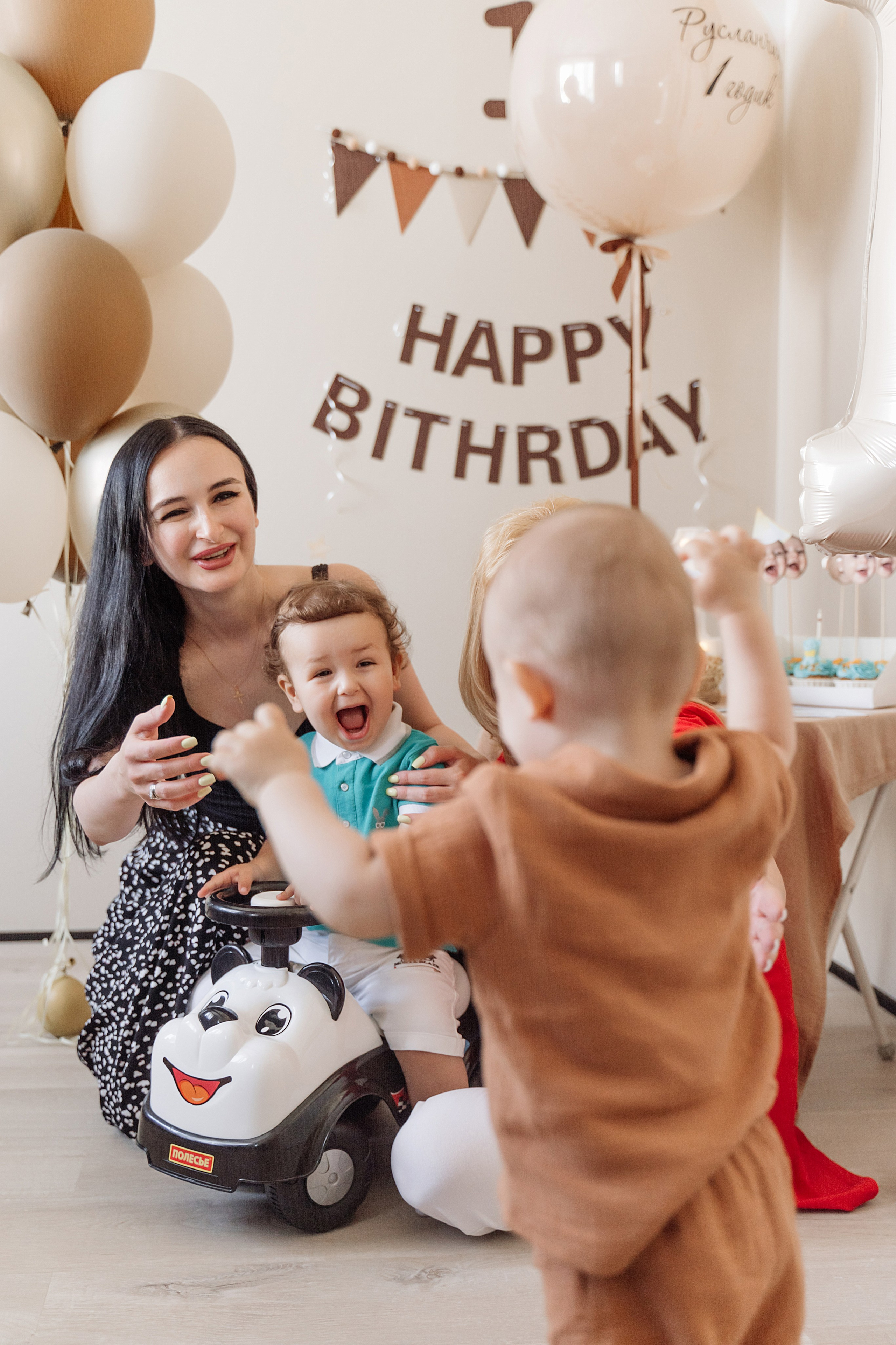 1 годик Русланчику (снимли дома). Свадебный фотограф