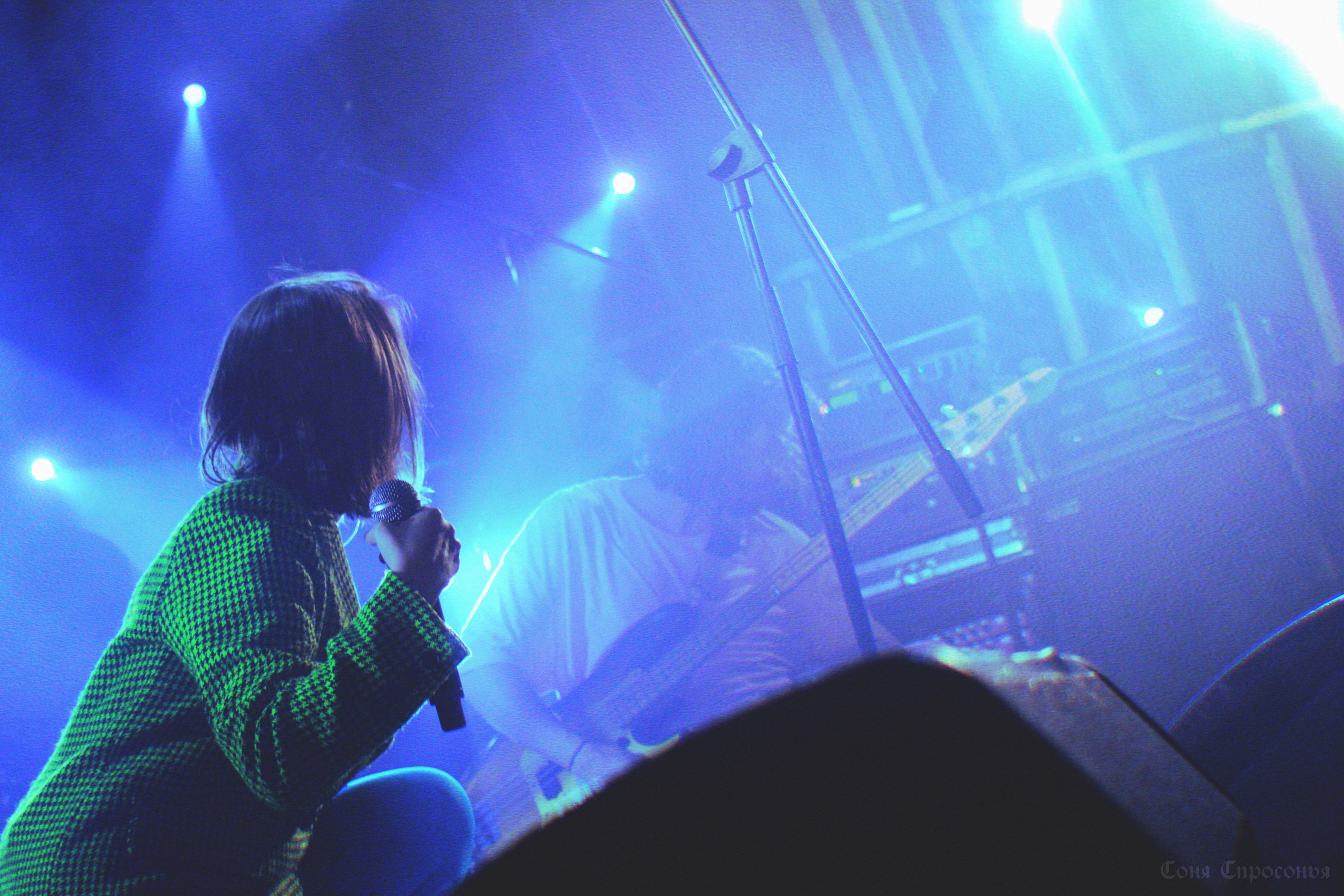 Синестетик 26.08.23. Концертный и портретный фотограф в Москве Соня Спросонья