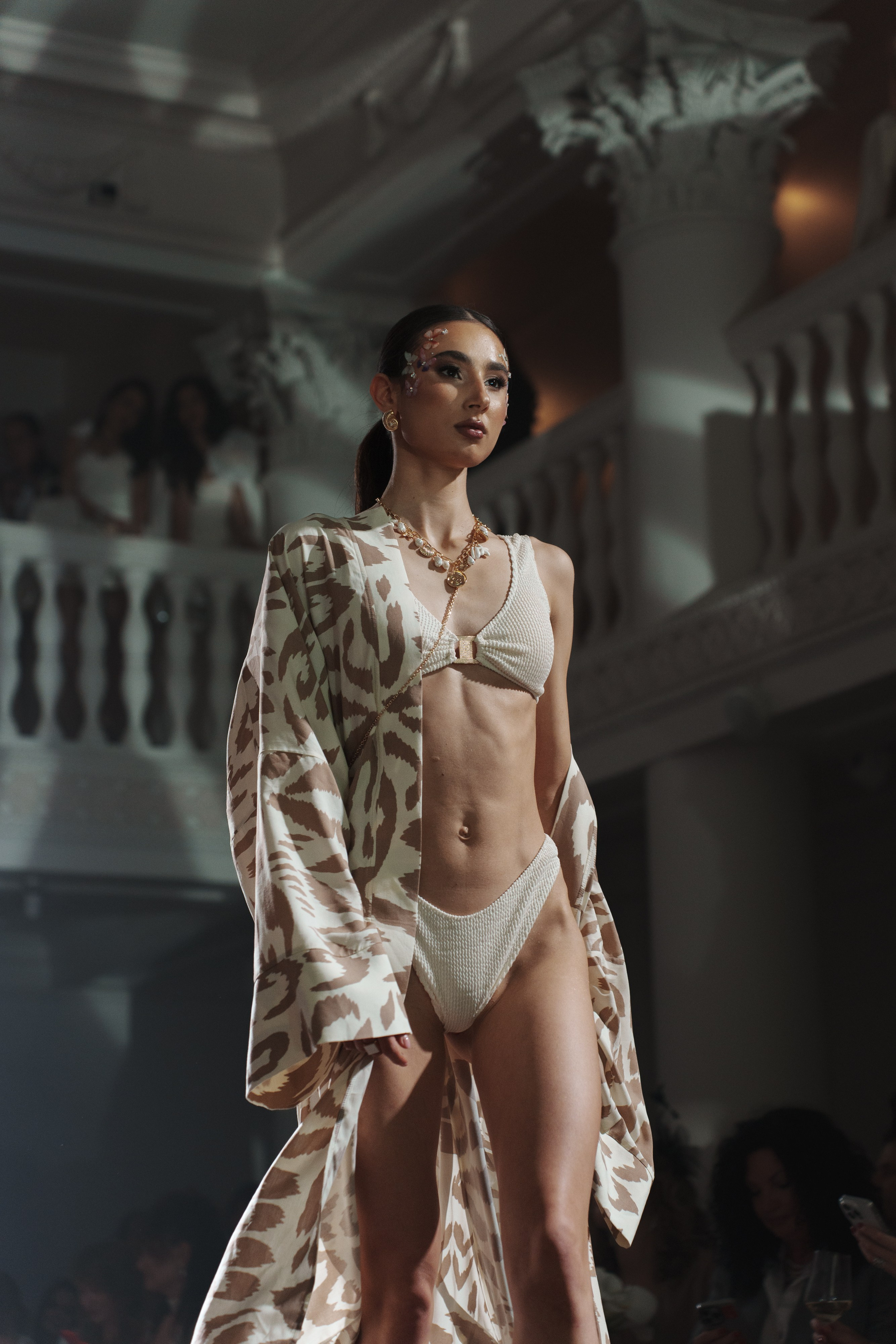 Репортаж |Модный показ Flower Inspiration |. Репортажный фотограф в Калининграде Екатерина Суханова