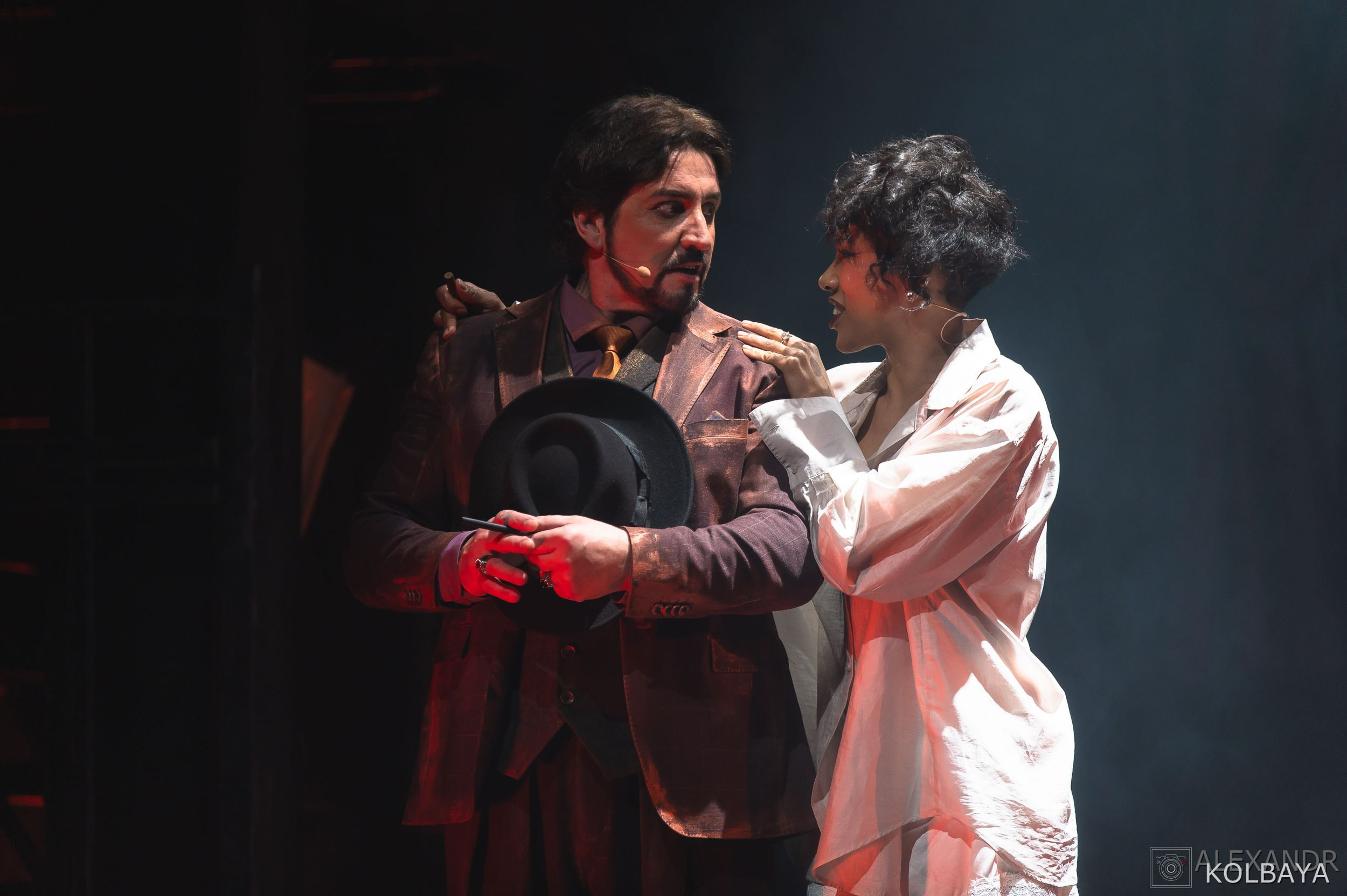 Фотографии со спектакля «Однажды в городе N». Концертный и театральный репортажный фотограф в Москве Александр Колбая
