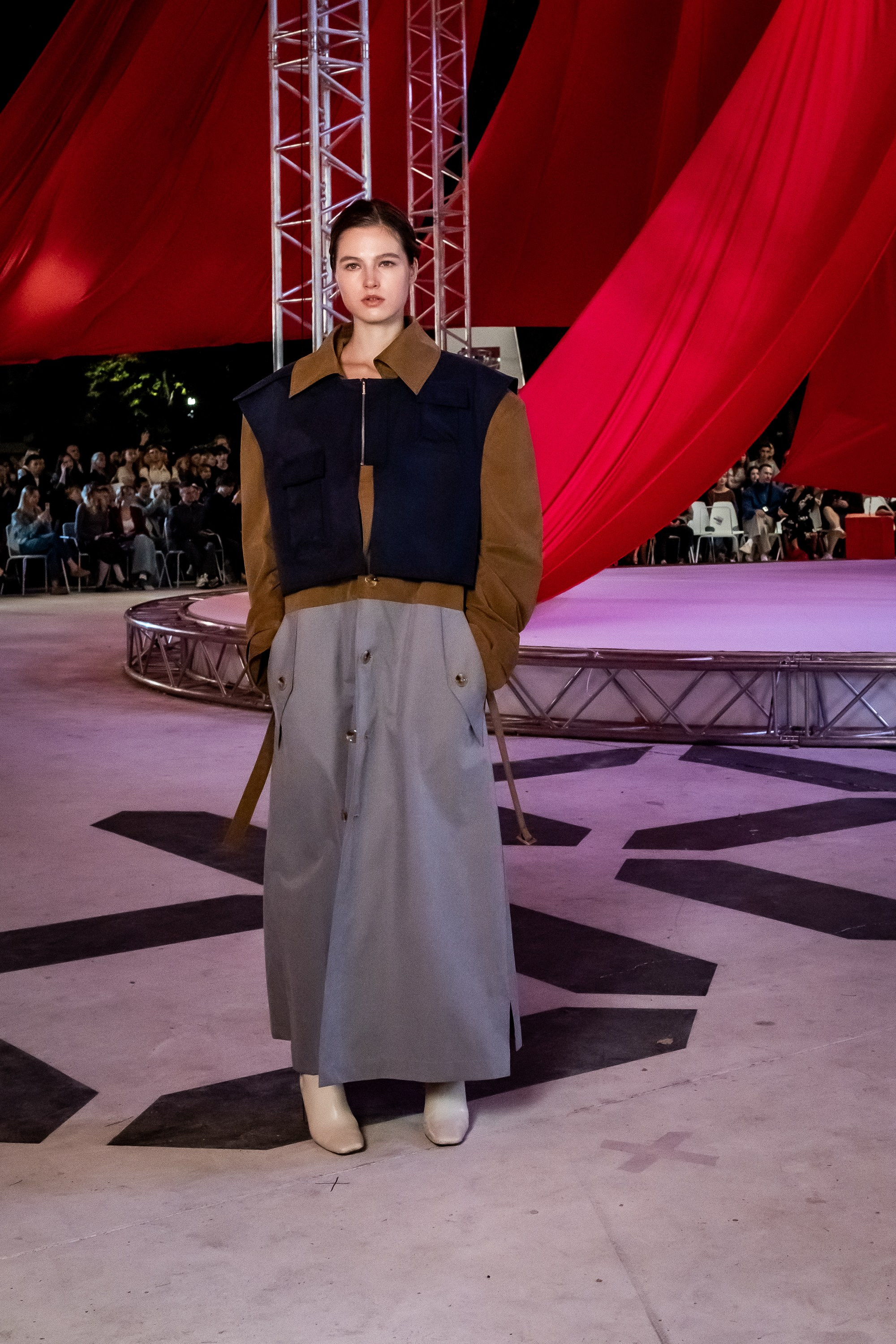 Показ Яндекс-маркет 04.09.2024. Фотосессии и репортаж — Фотограф в Москве — Рина Серёгина