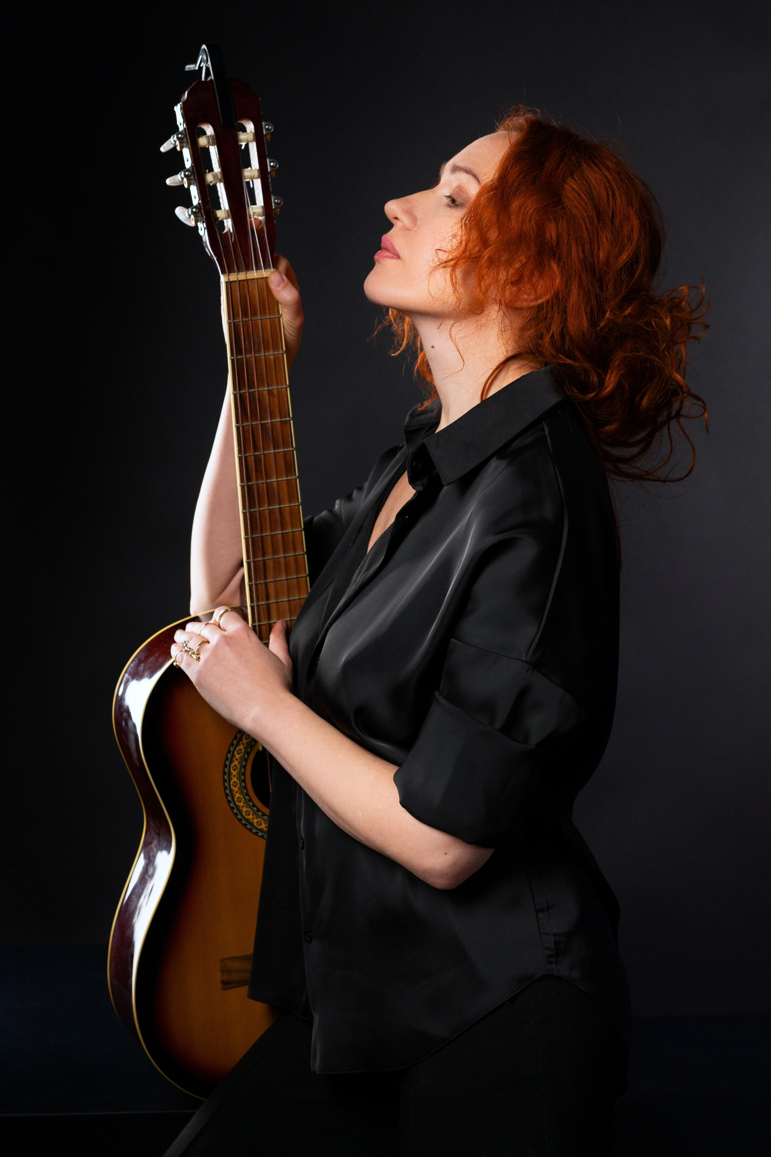 Анастасия. Изгиб гитары