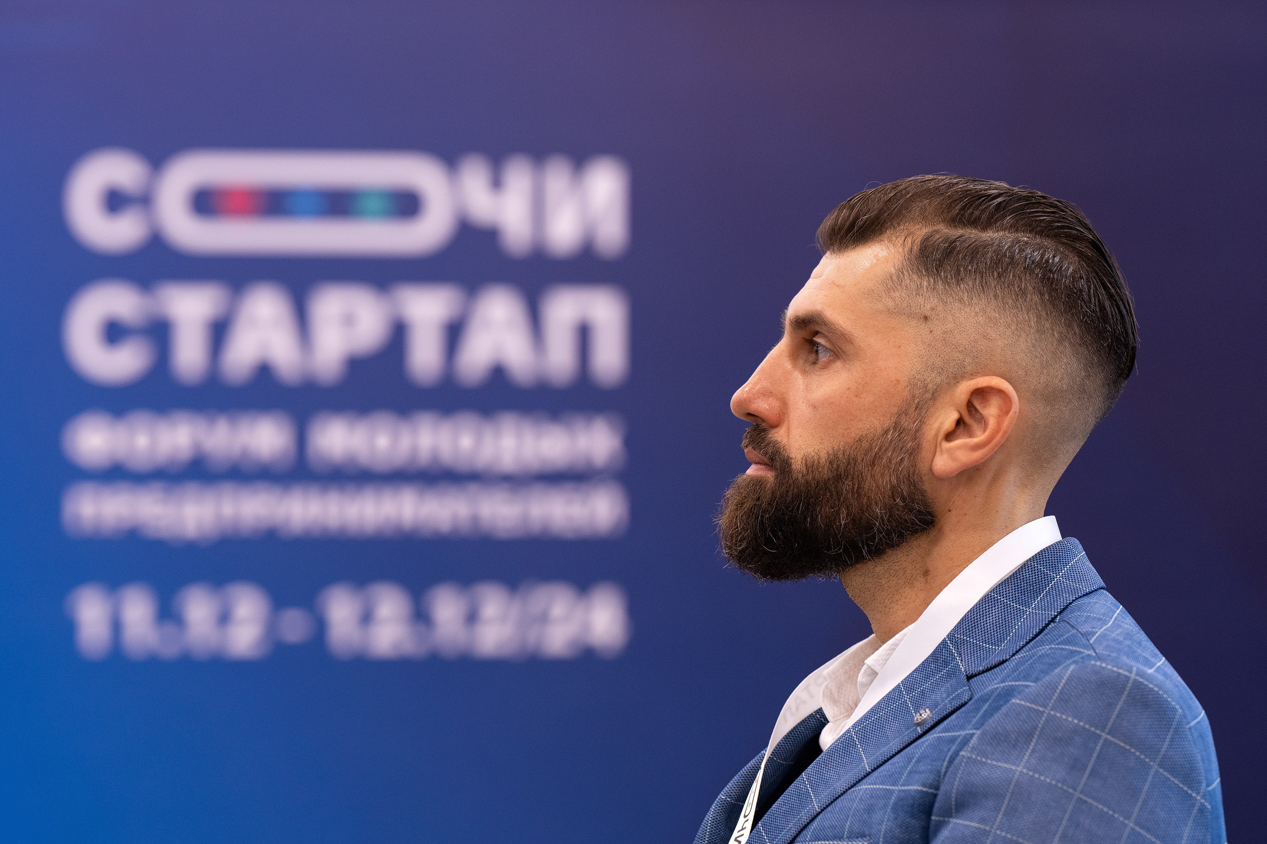 Репортажный фотограф в Сочи — профессиональная съёмка событий и мероприятий. Профессиональная фотосъемка в Сочи: репортаж, предметная, ювелирная фотосъемка, недвижимость, фуд-фотография. Фотограф Александр Афанасьев