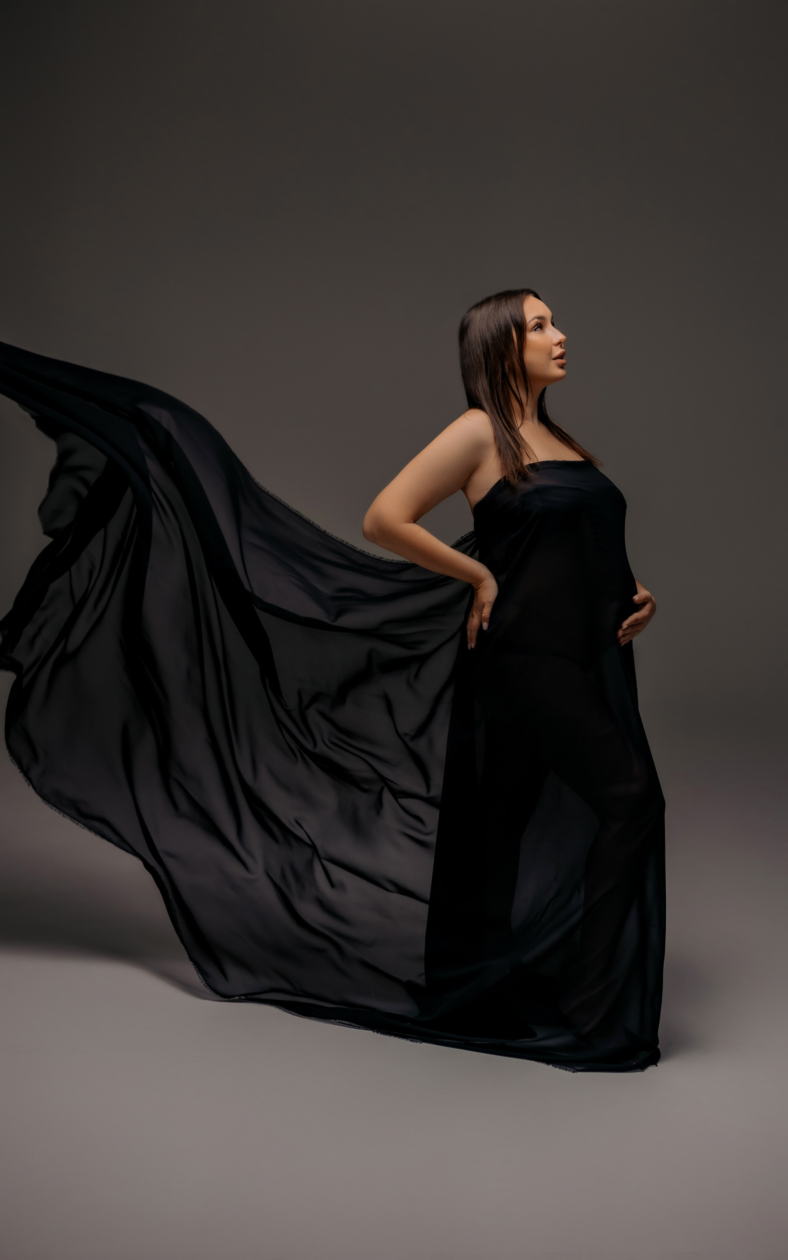 Черная ткань на прокат в Казани. Профессиональный Фотограф в Казани Яна Забелина