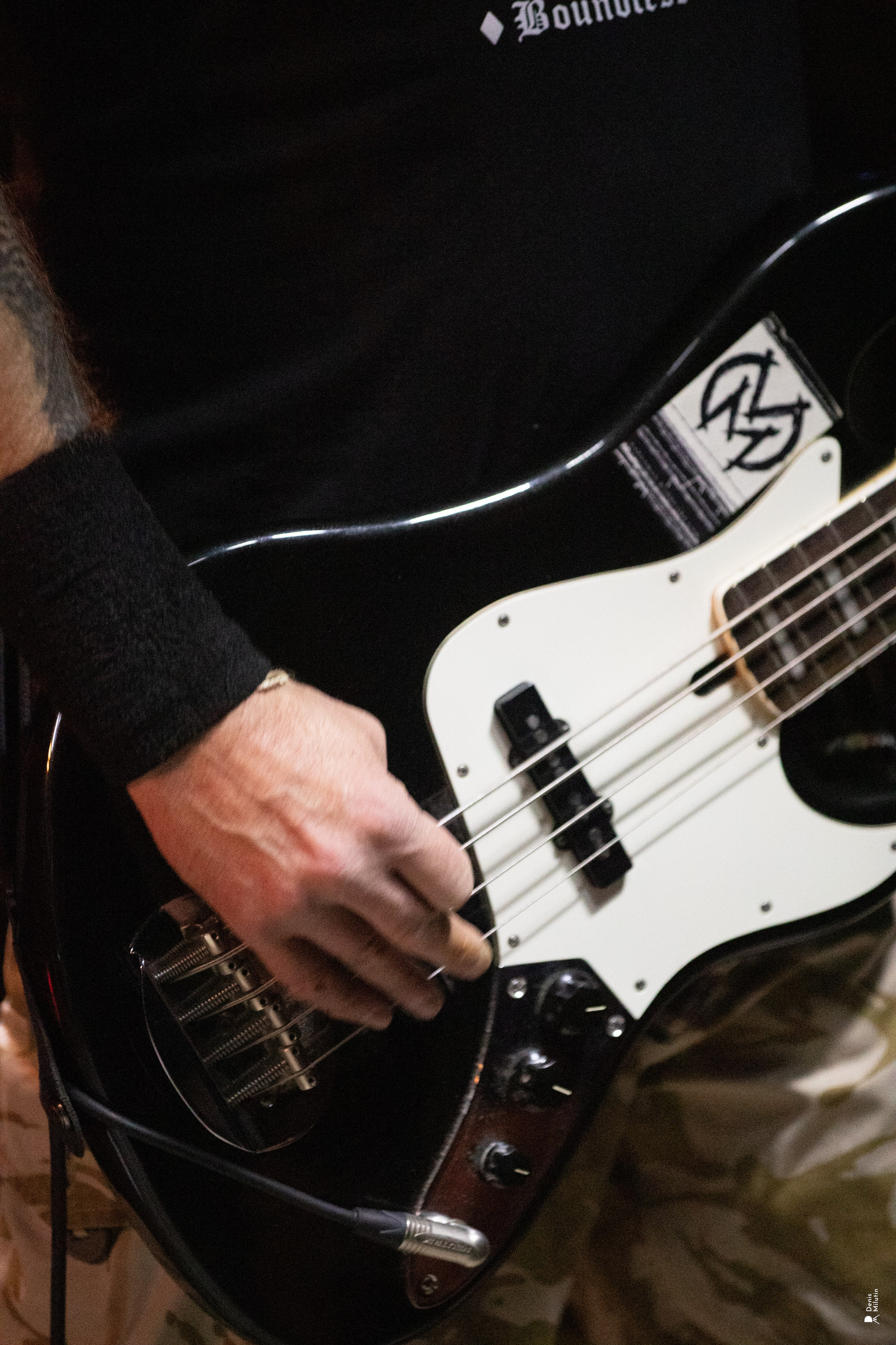 Рядом Ассенизаторы. Портретный фотограф Денис Милютин