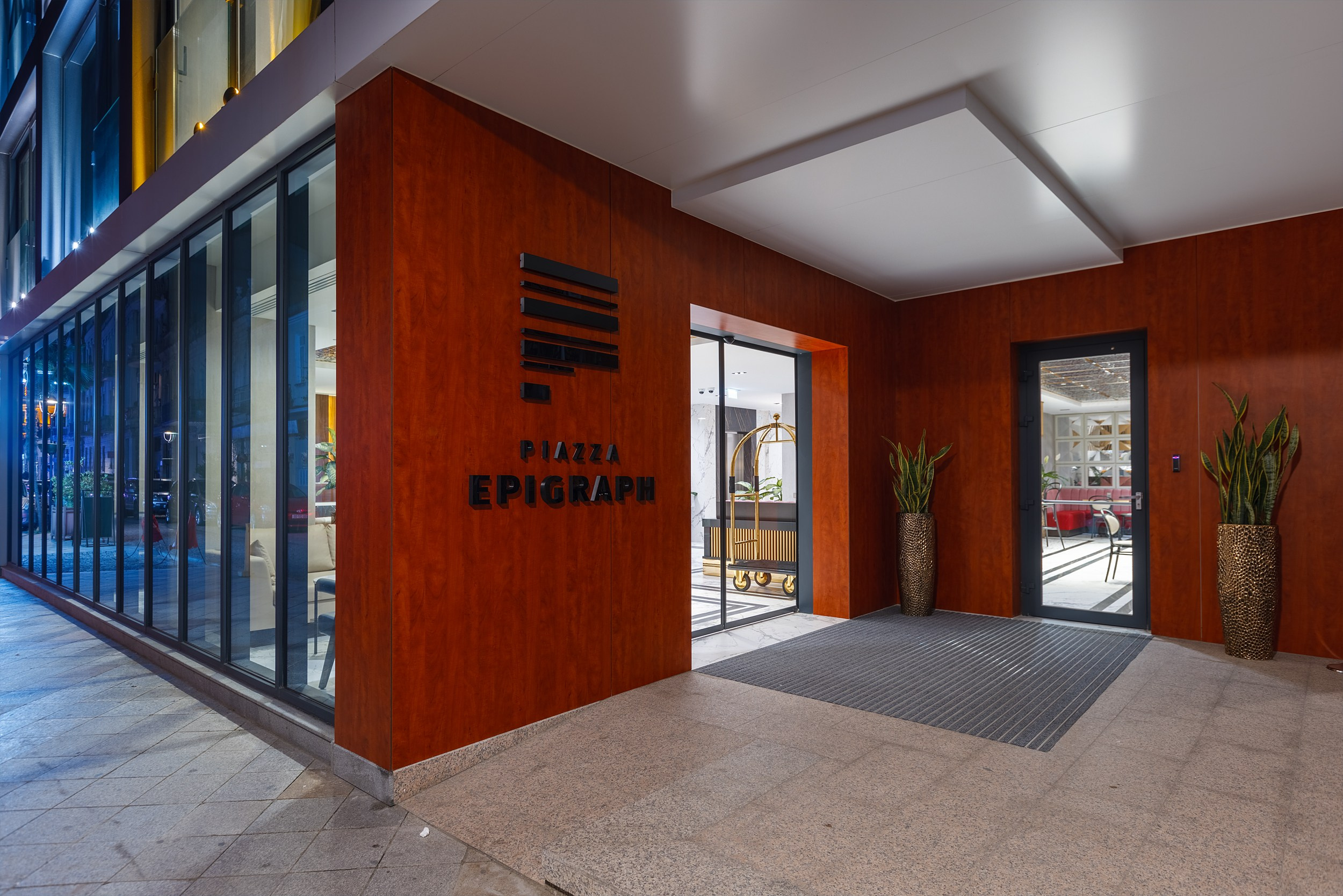 HOTEL PIAZZA EPIGRAPH (BATUMI). Режиссёр, клипмейкер, фотограф — Андрей Охота