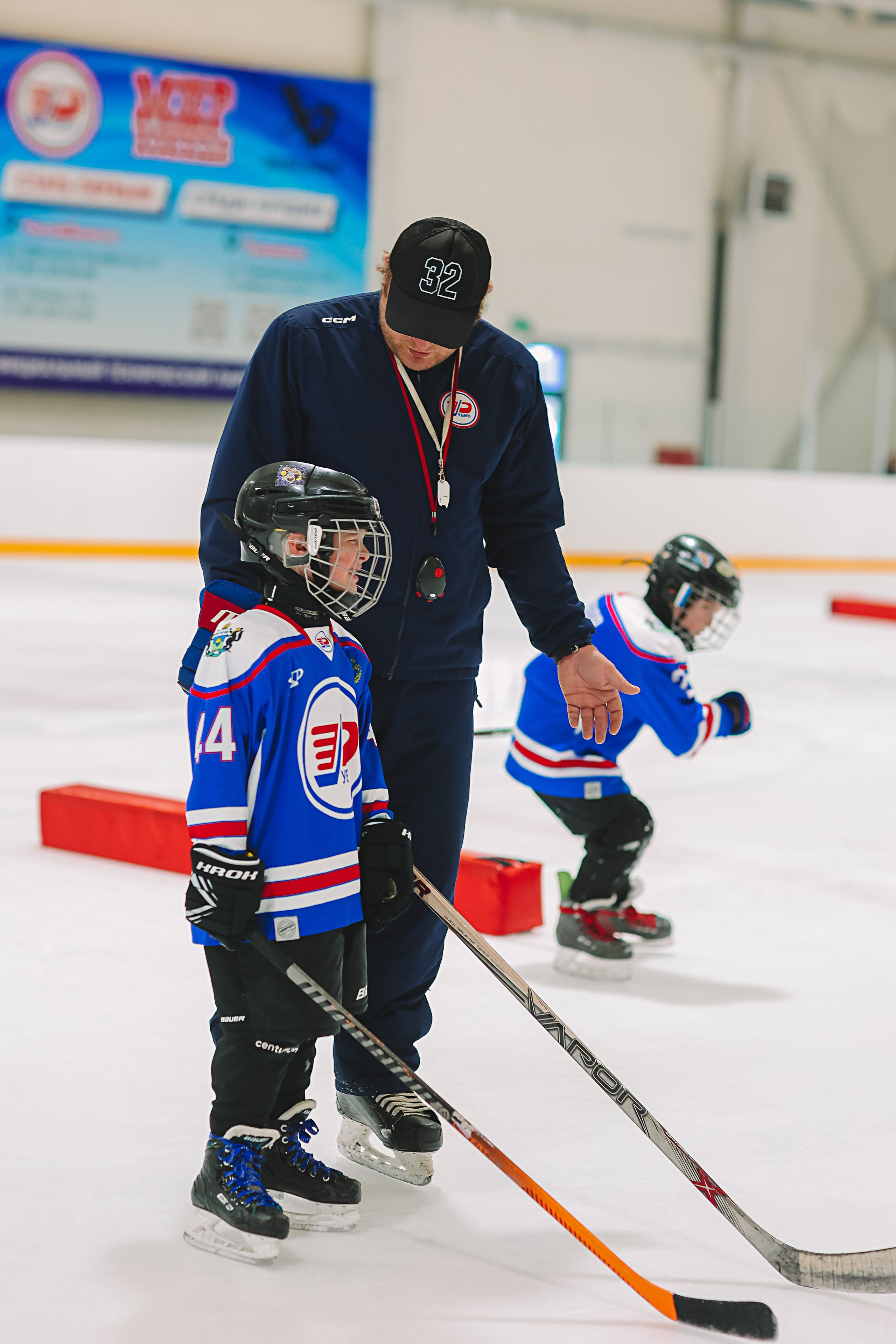 Хоккей тренировка. Семейный фотограф Тюмень, фотограф на роды Салмина Мария
