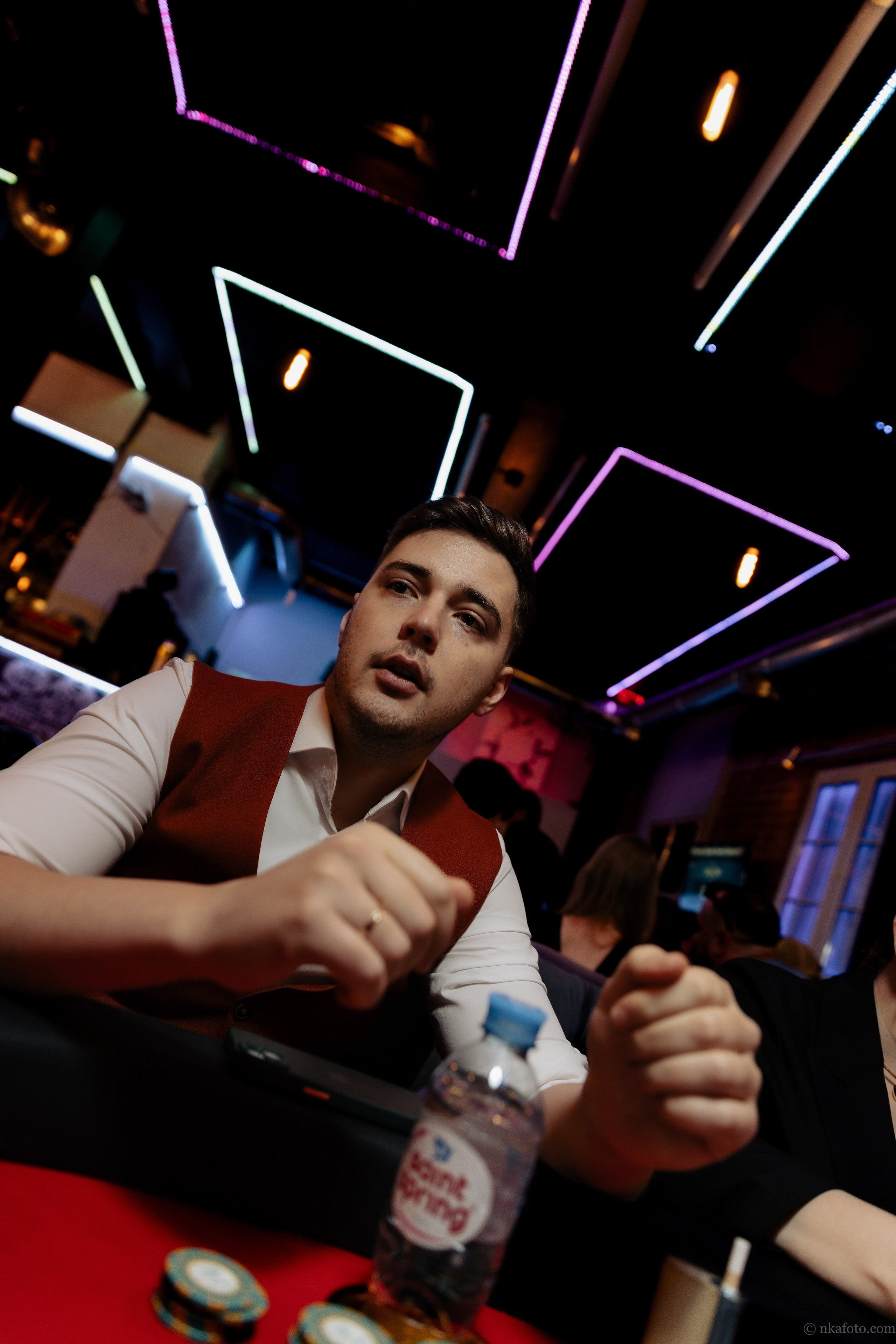 Люди играли в покер. Фотограф в Москве портреты | репортажи | спорт