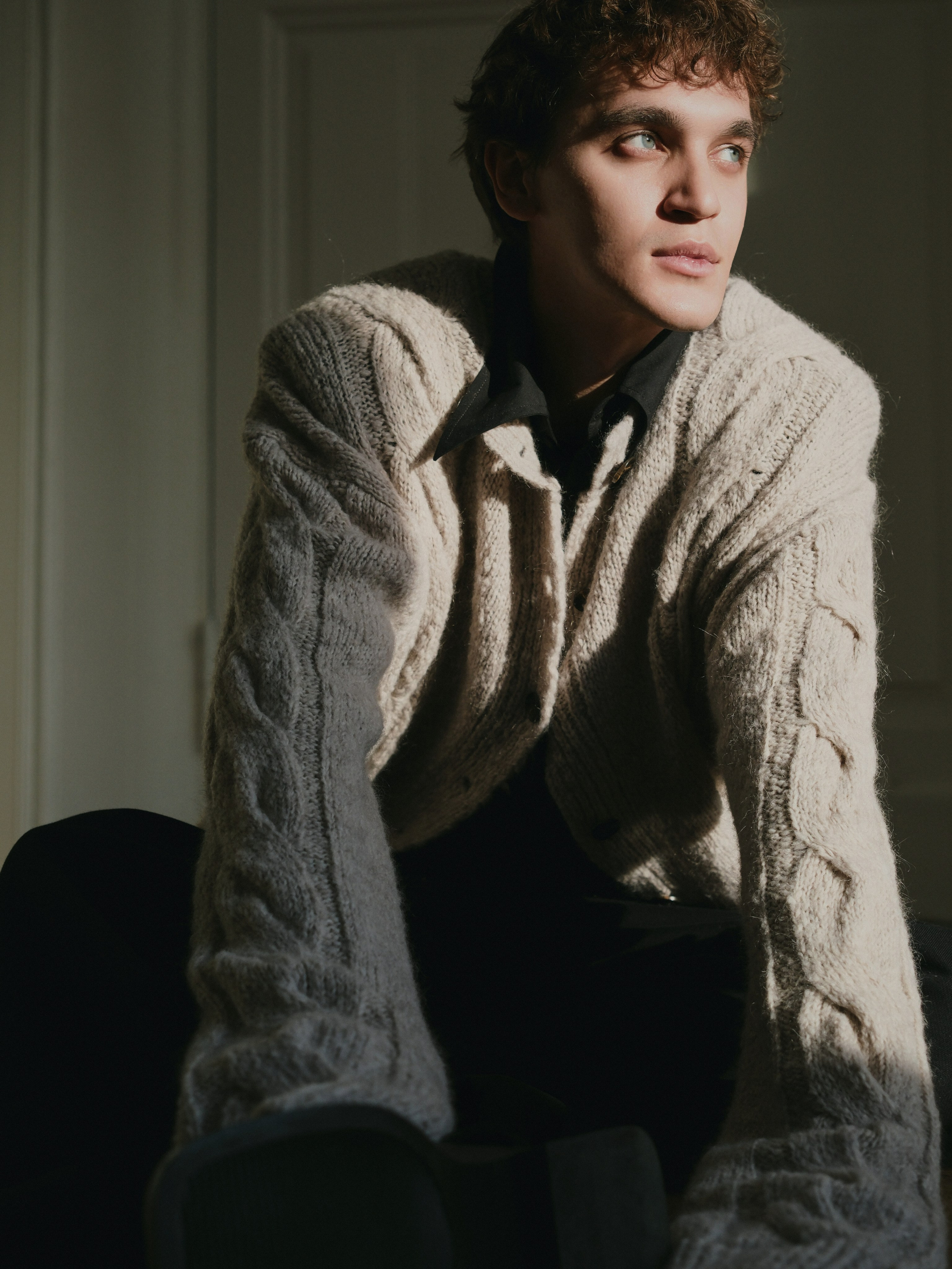 89233. Главная