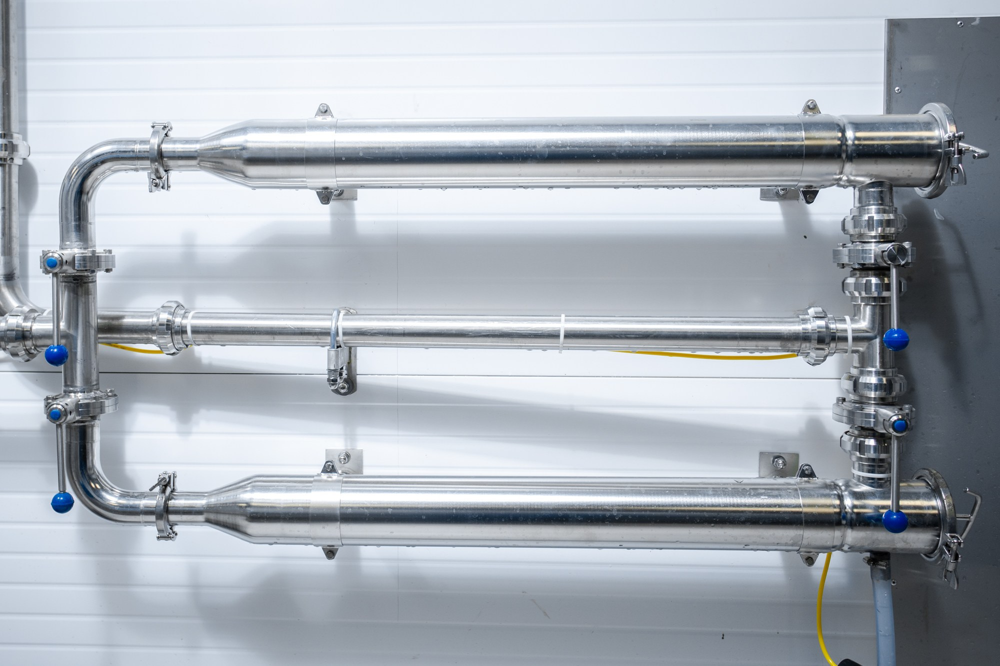 Оборудование хранения молока. Репортажный, промышленный и маркетплейс-фотограф Дмитрий Чернат