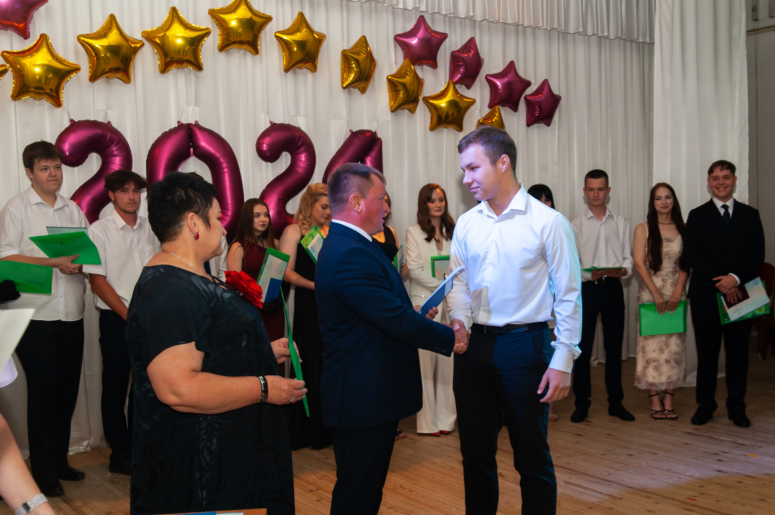 Выпускной МАОУ СОШ № 17 им. Эдуарда Есаяна. Свадебный и семейный фотограф Денис Лукьянов в Краснодаре, Краснодарском крае и Республике Крым