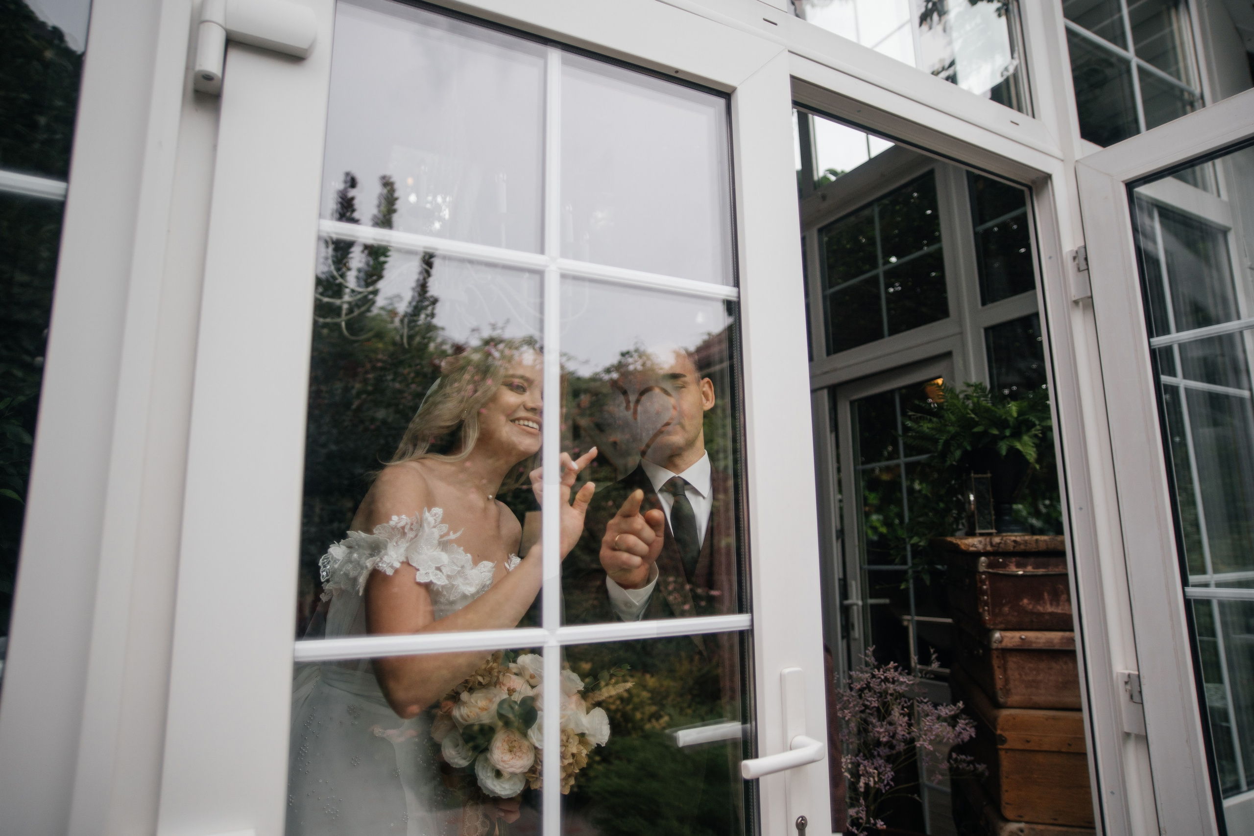 Свадебная прогулка в Теплице Власенко. Свадебный и семейный фотограф Надежда Соловьева