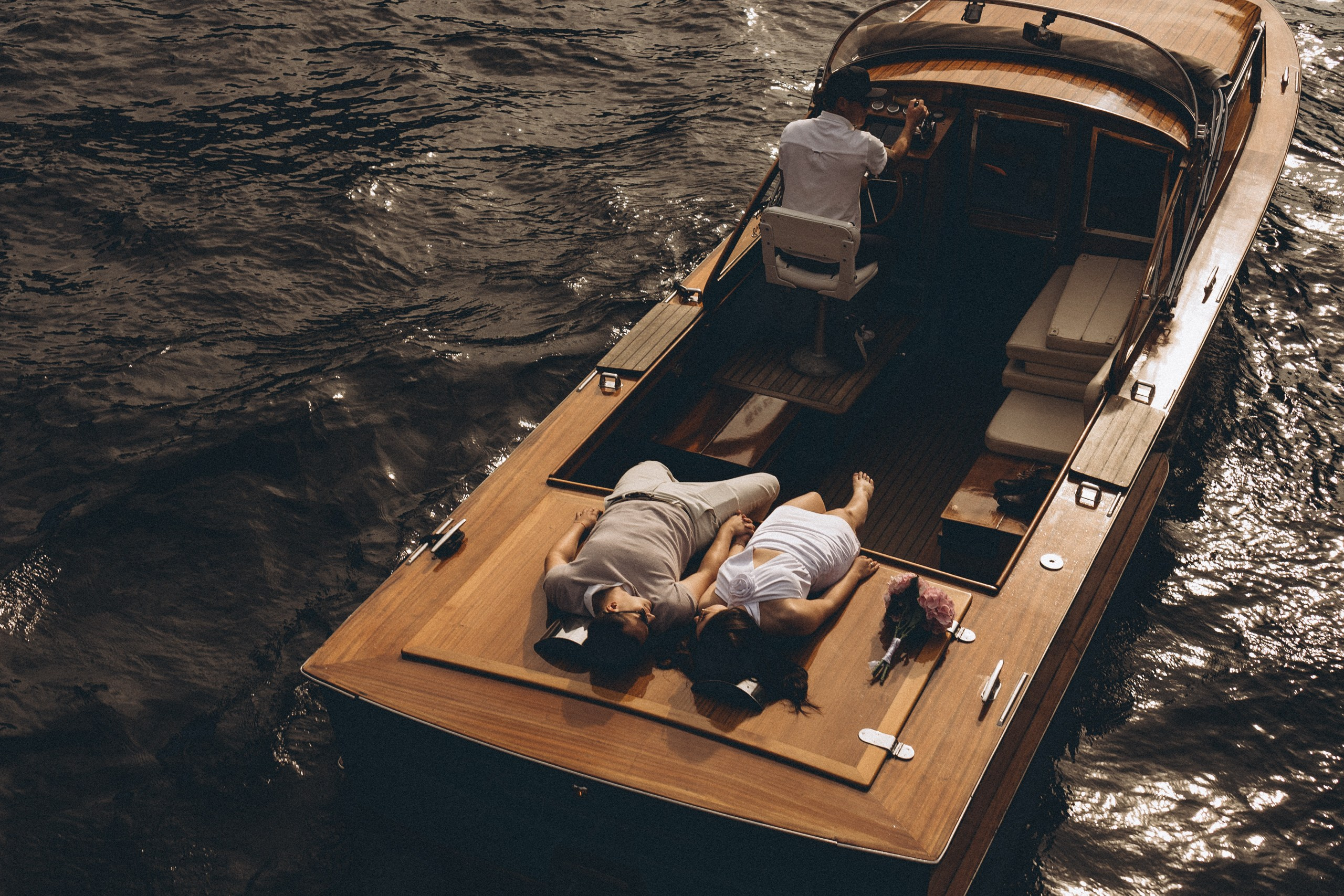 СВАДЕНБНАЯ СЬЕМКА НА КАТЕРЕ ПО КАНАЛАМ САНКТ-ПЕТЕРБУРГА И В АКВАТОРИИ НЕВЫ. Профессиональный фотограф, Санкт-Петербург — Виктория Богомолова