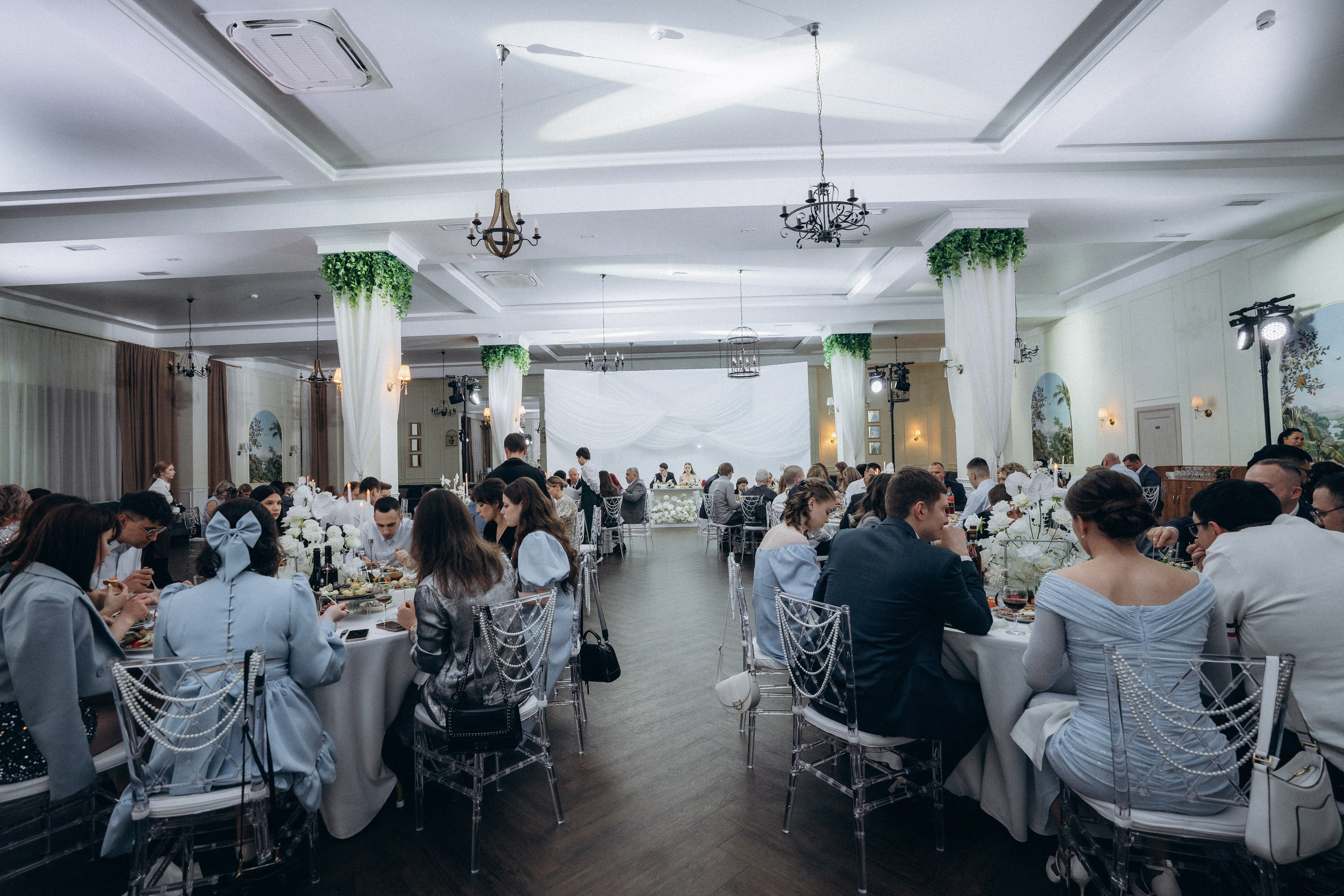 СВАДЕБНАЯ СЬЕМКА СБОРОВ В ОТЕЛЕ И ВЫЕЗД НА ЦЕРЕМОНИЮ (СНЯТО В СИБИРЕ В НИЖНЕВАРТОВСКЕ). Профессиональный фотограф, Санкт-Петербург — Виктория Богомолова