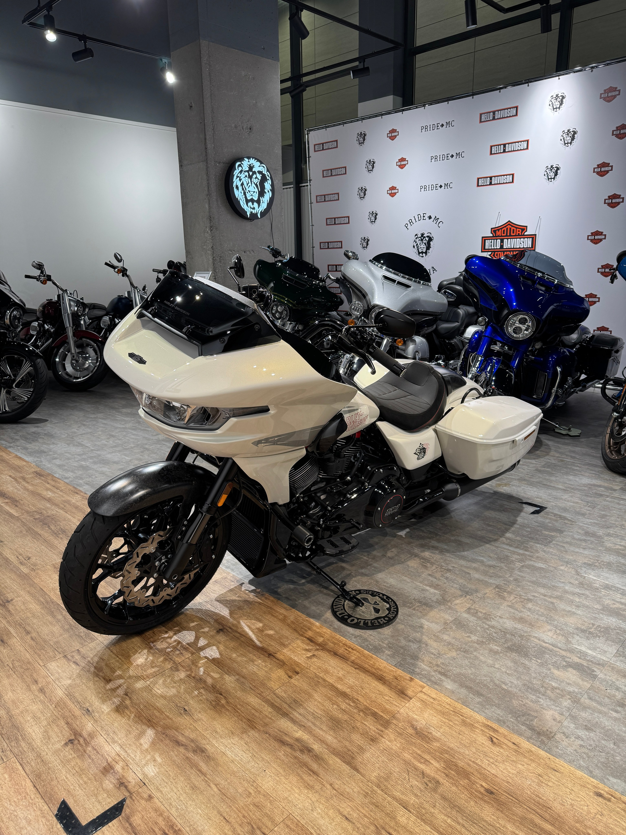 Мотоциклы Harley-Davidson 2024 CVO Road Glide ST 121 (Touring)  — купить мотоцикл. Hello Davidson, Москва. Только хорошие мотоциклы…