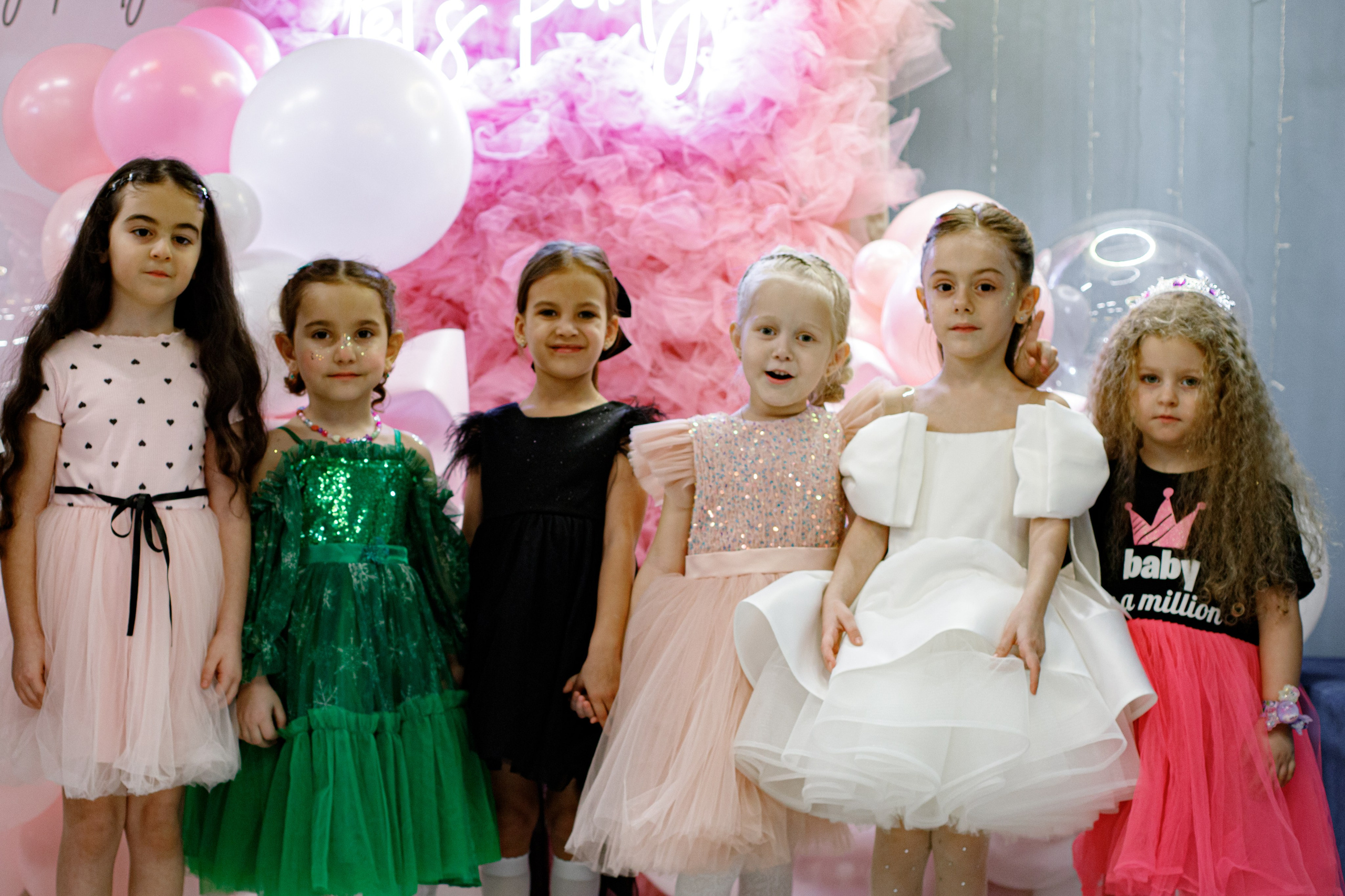 ASIA'S BIRTHDAY PARTY. Photokarish