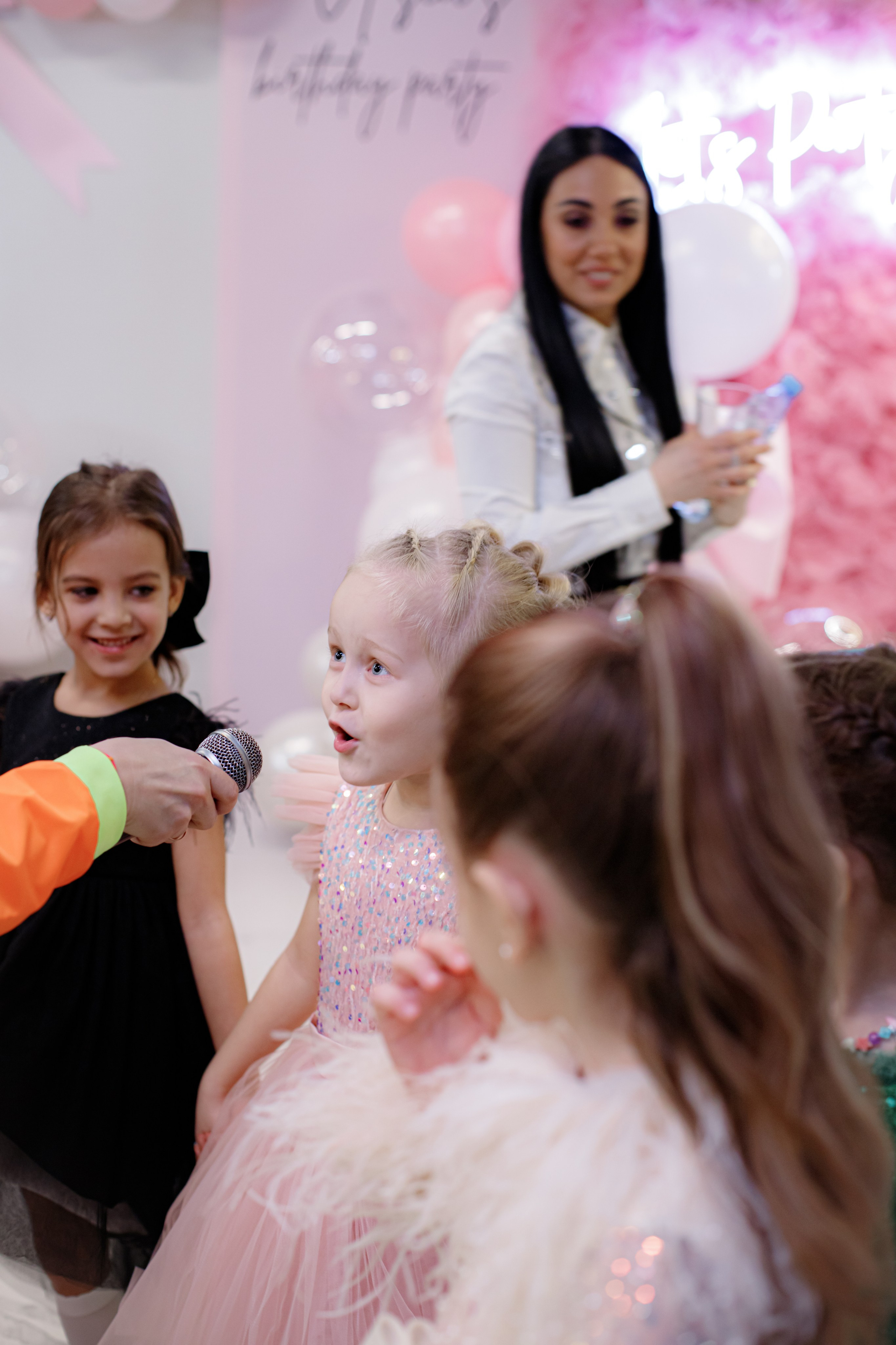 ASIA'S BIRTHDAY PARTY. Photokarish