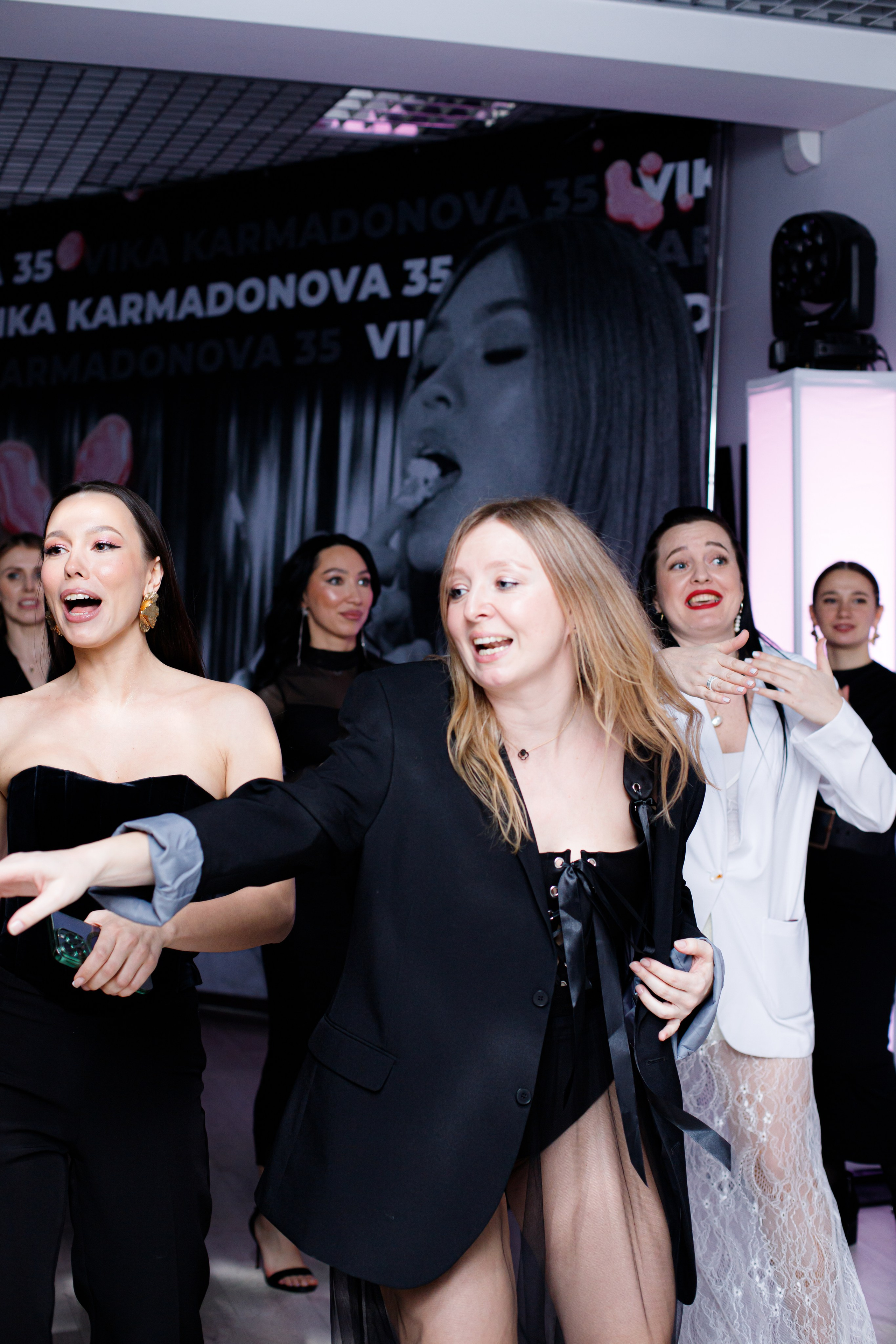 VIKA KARMADONOVA. Photokarish