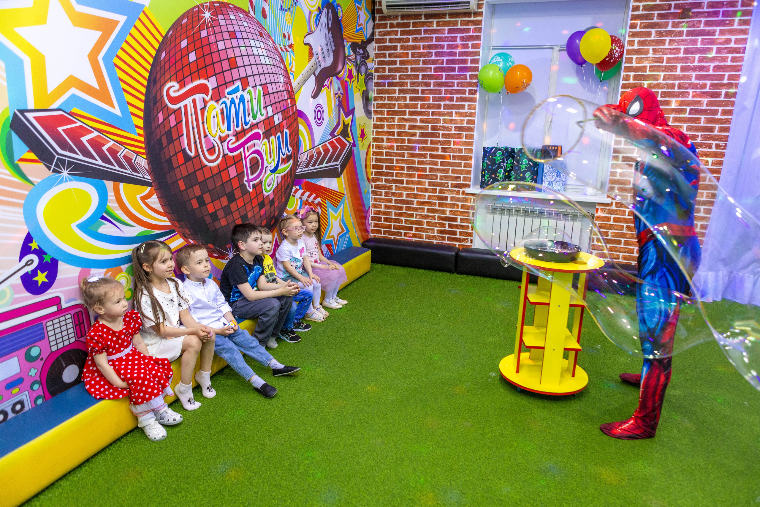 «Супергеройская вечеринка». Свадебный и предметный фотограф Ренат Каламперов