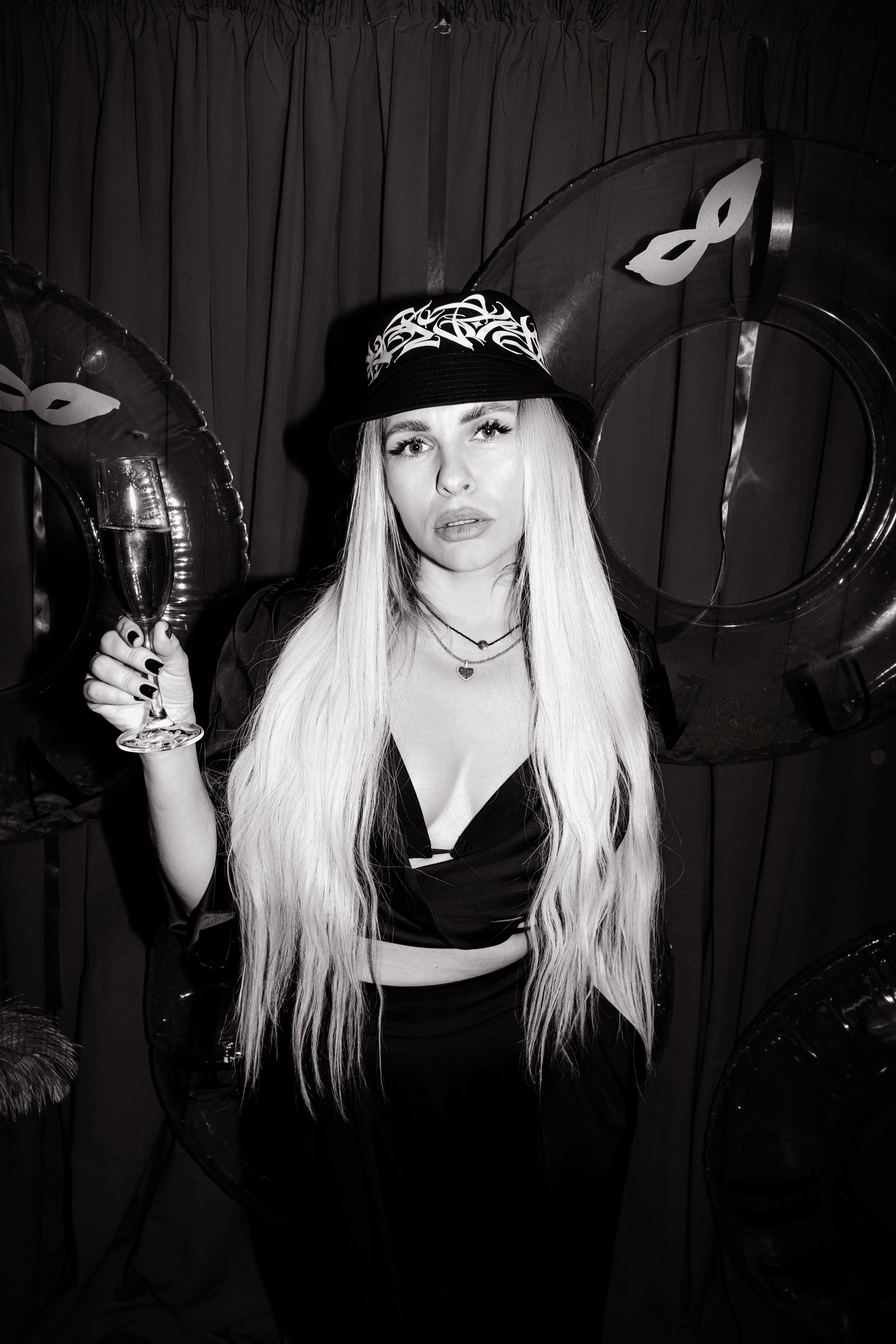 12 февраля (BENUAR Pool Party). BENUAR Restaurant