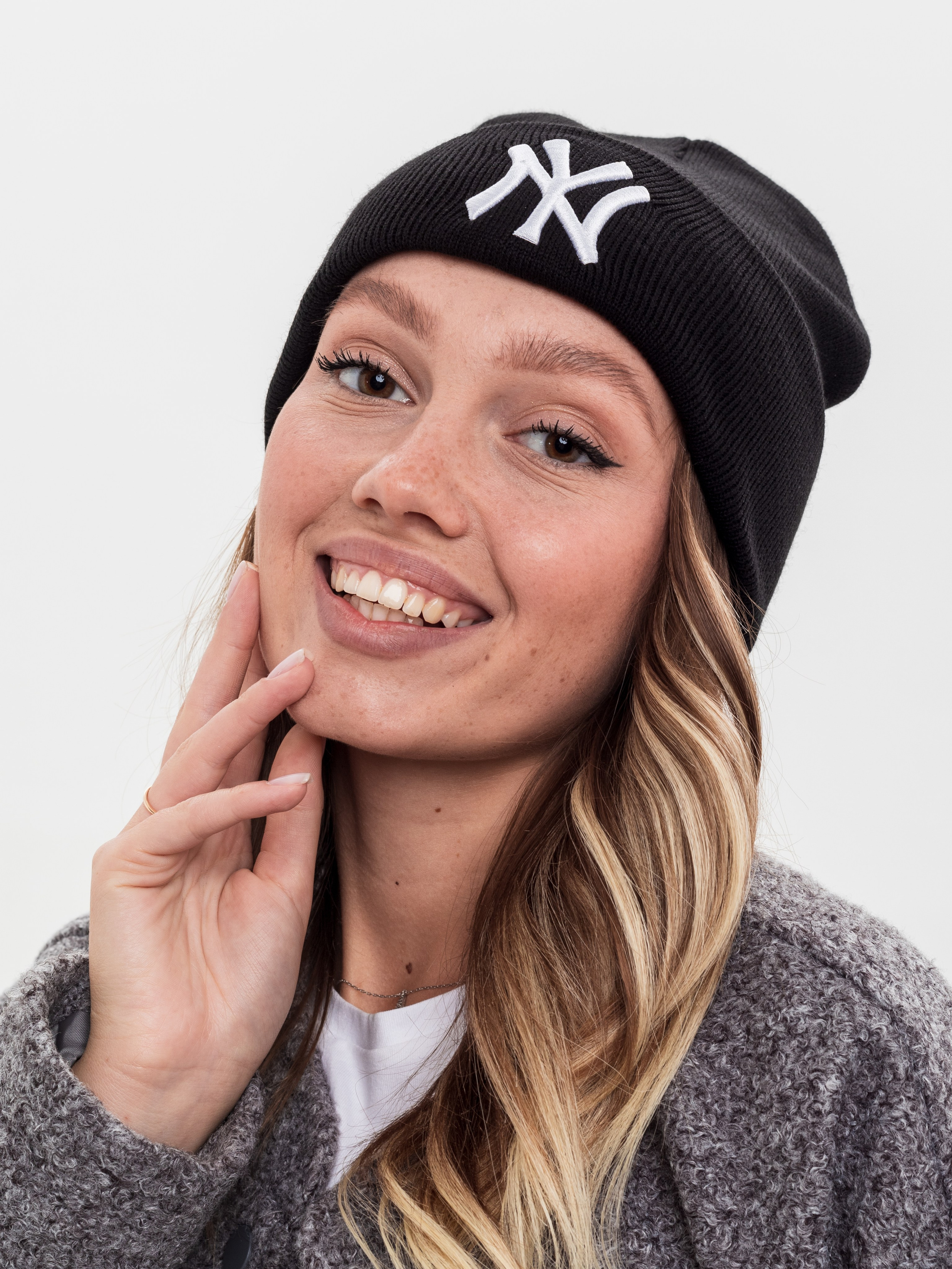 Шапки, кепки. Съёмки для брендов и маркетплейсов