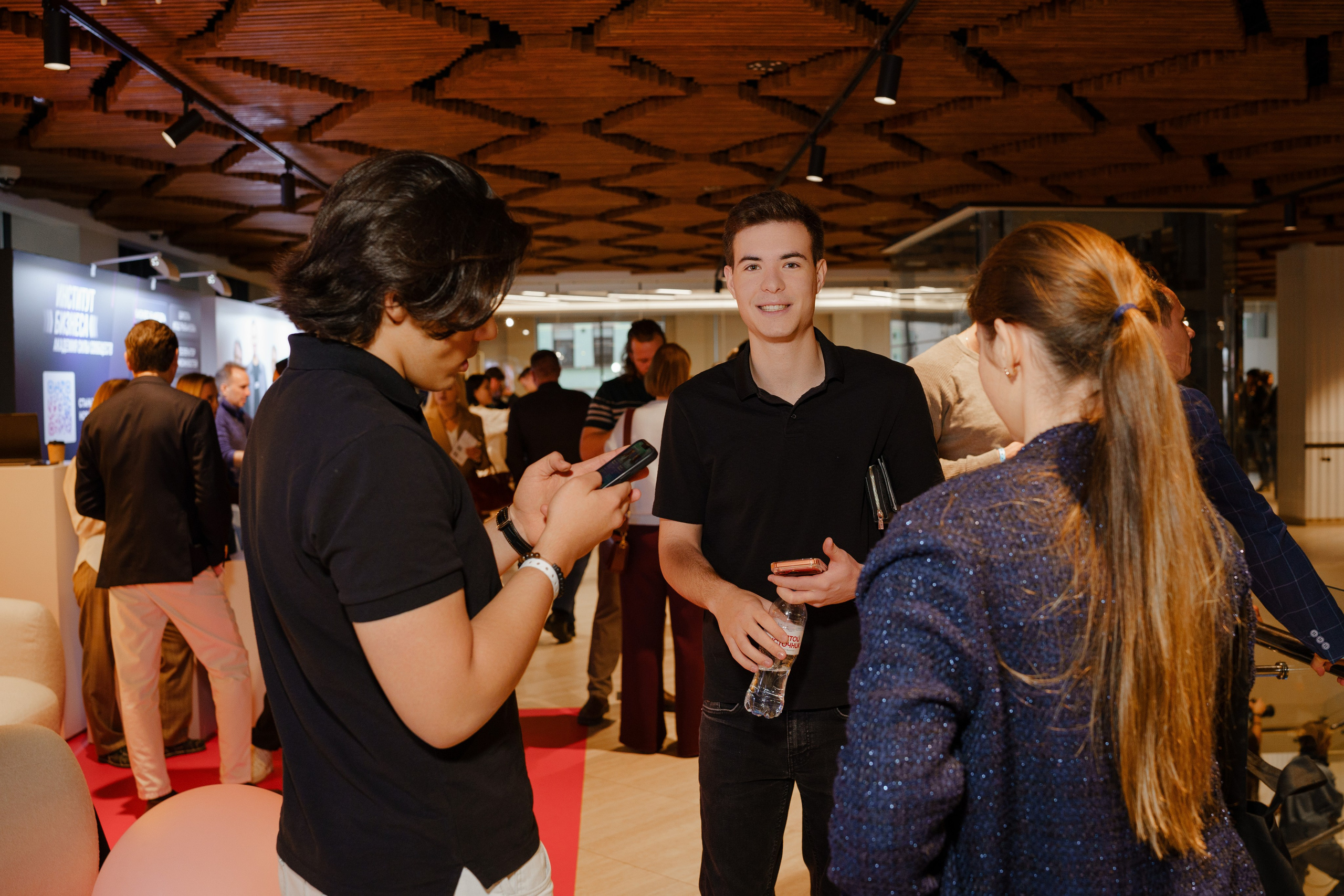 Репортажный фотограф на конференцию в Москве. Репортажный фотограф в Москве Саша Дружинина