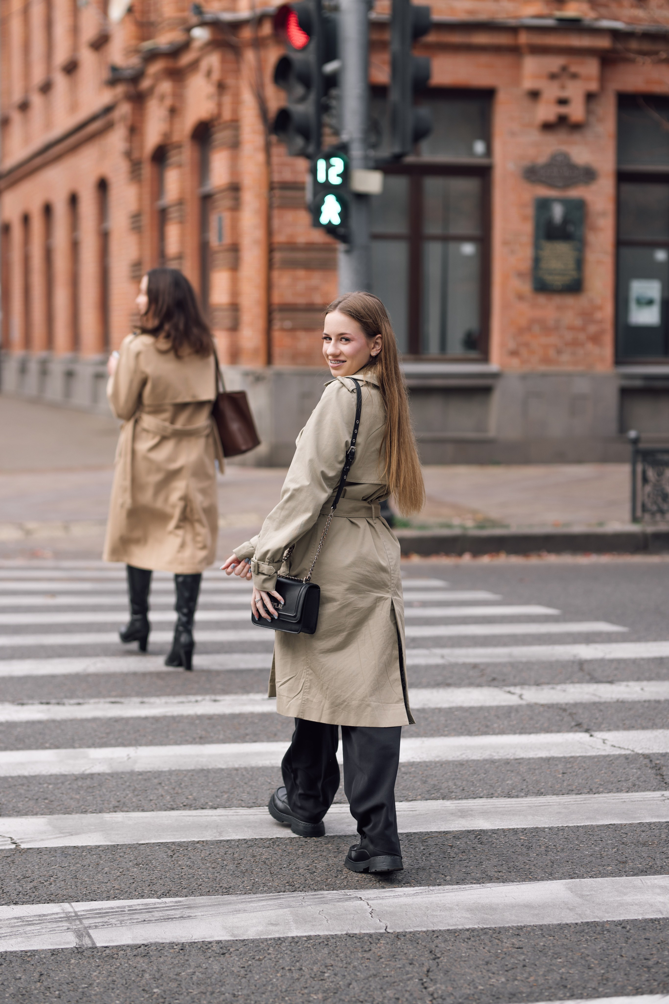 Две подружки, городская фотопрогулка. Фотохудожник Наталия Кирсанова