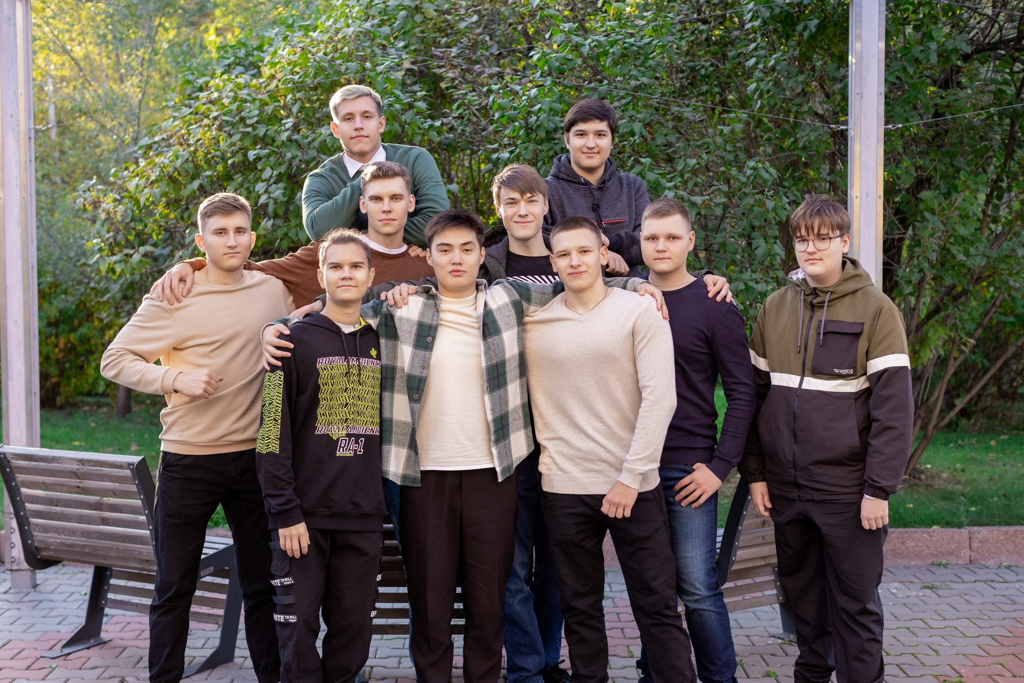 Осенняя фотосессия для выпускников 144 школы. СИГМА | Студия выпускных альбомов Красноярск