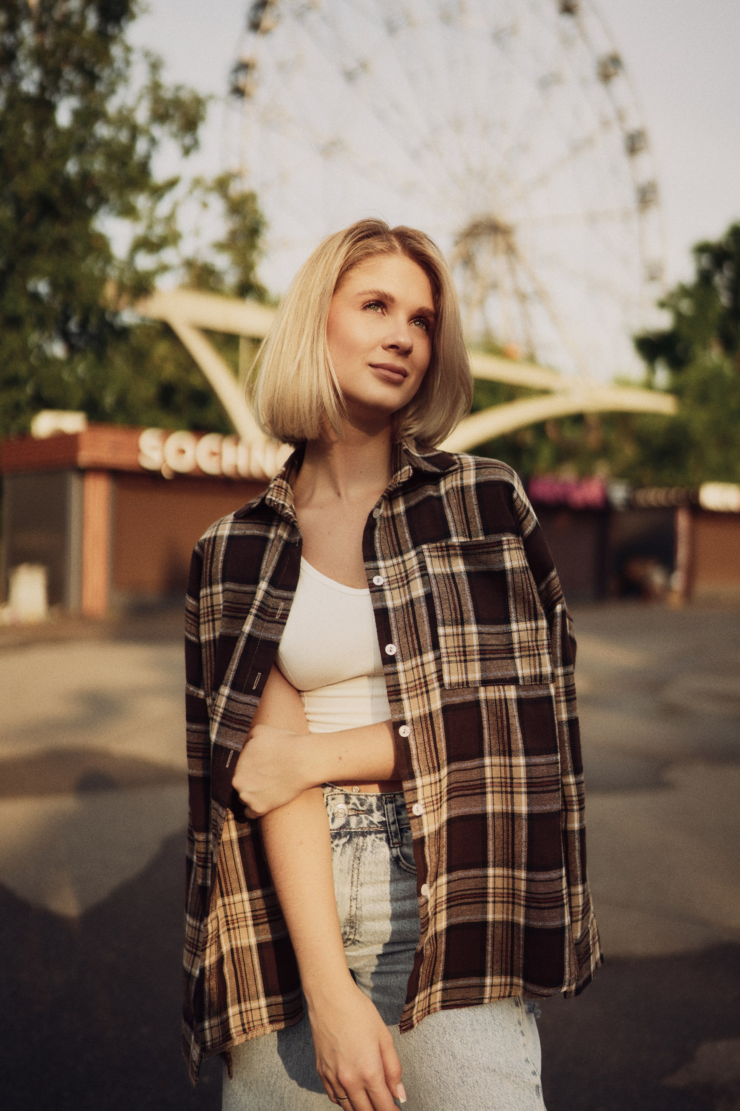 Женский портрет в городе — стиль и динамика уличной съёмки. Фотограф в Хабаровске Дмитрий Лемешков