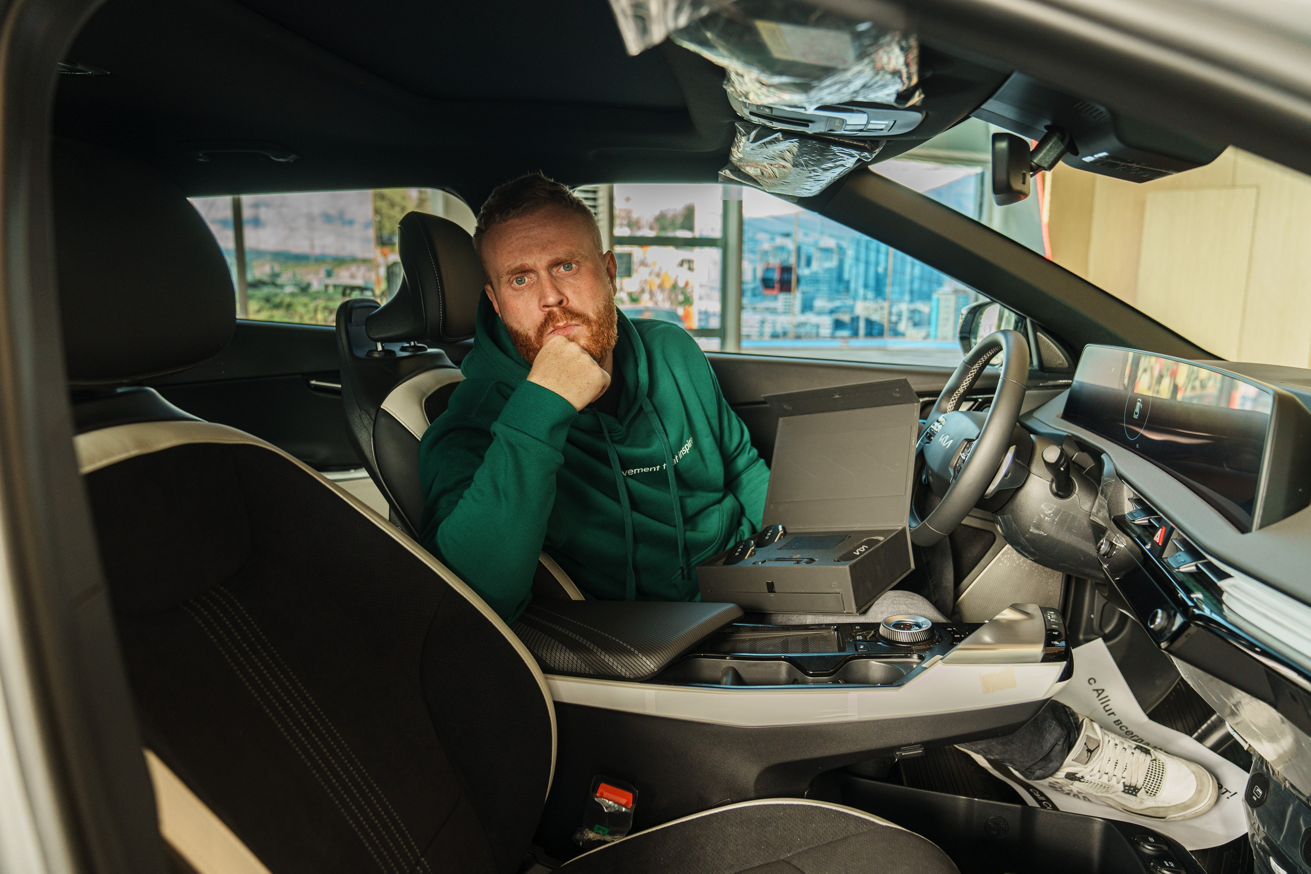 Kia EV6 Вручение Евгений Чебаткову. Фотограф TAULAN_1